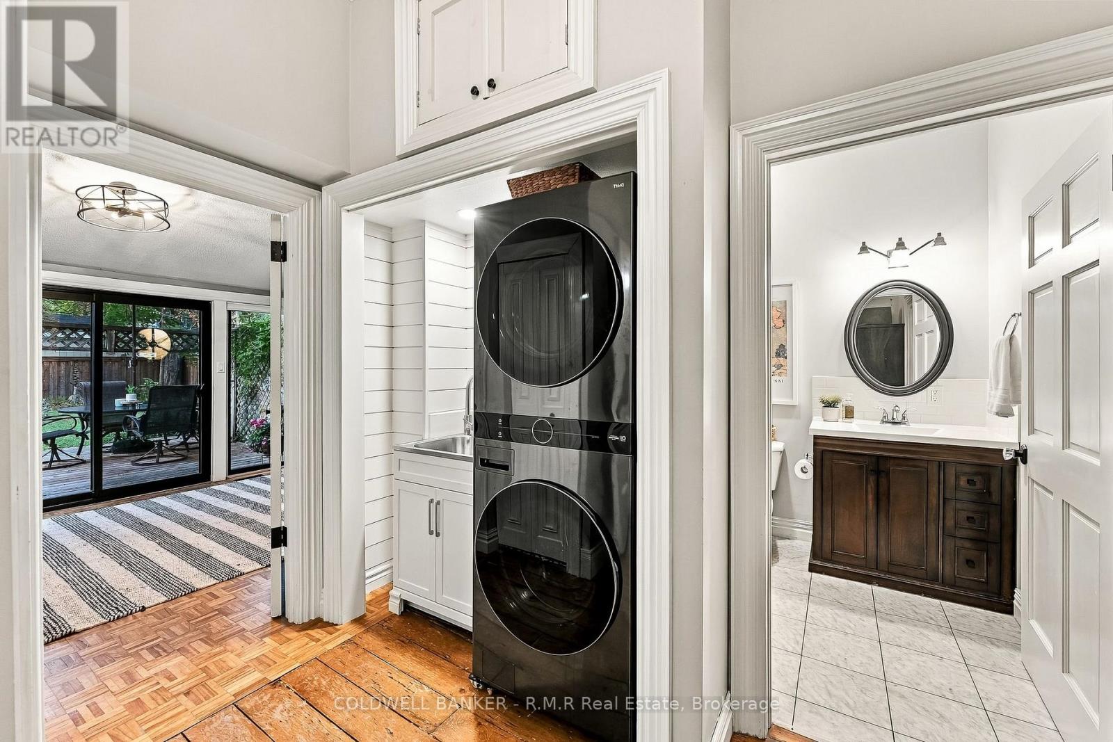 28 University Avenue W Property Photo 21