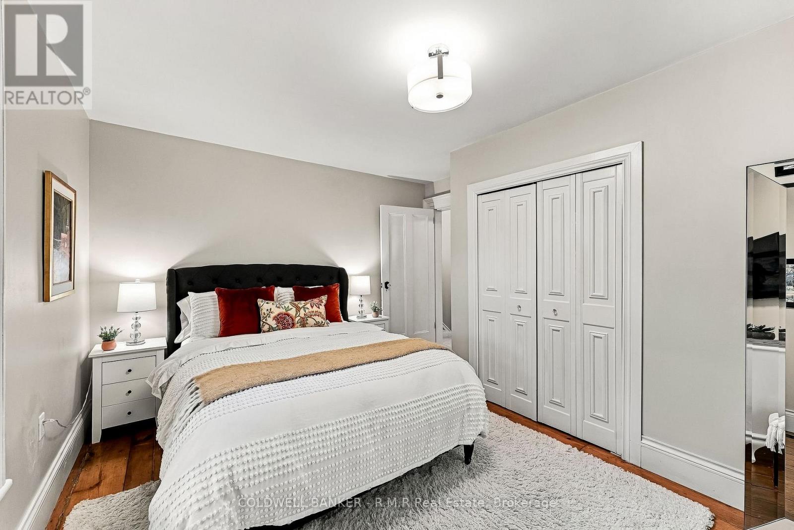 28 University Avenue W Property Photo 26