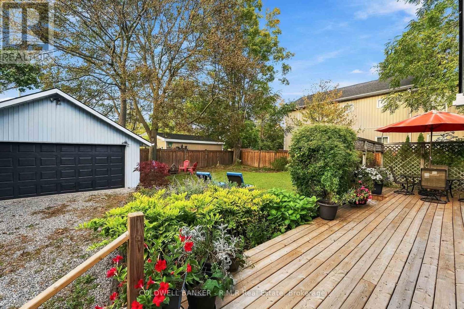28 University Avenue W Property Photo 32
