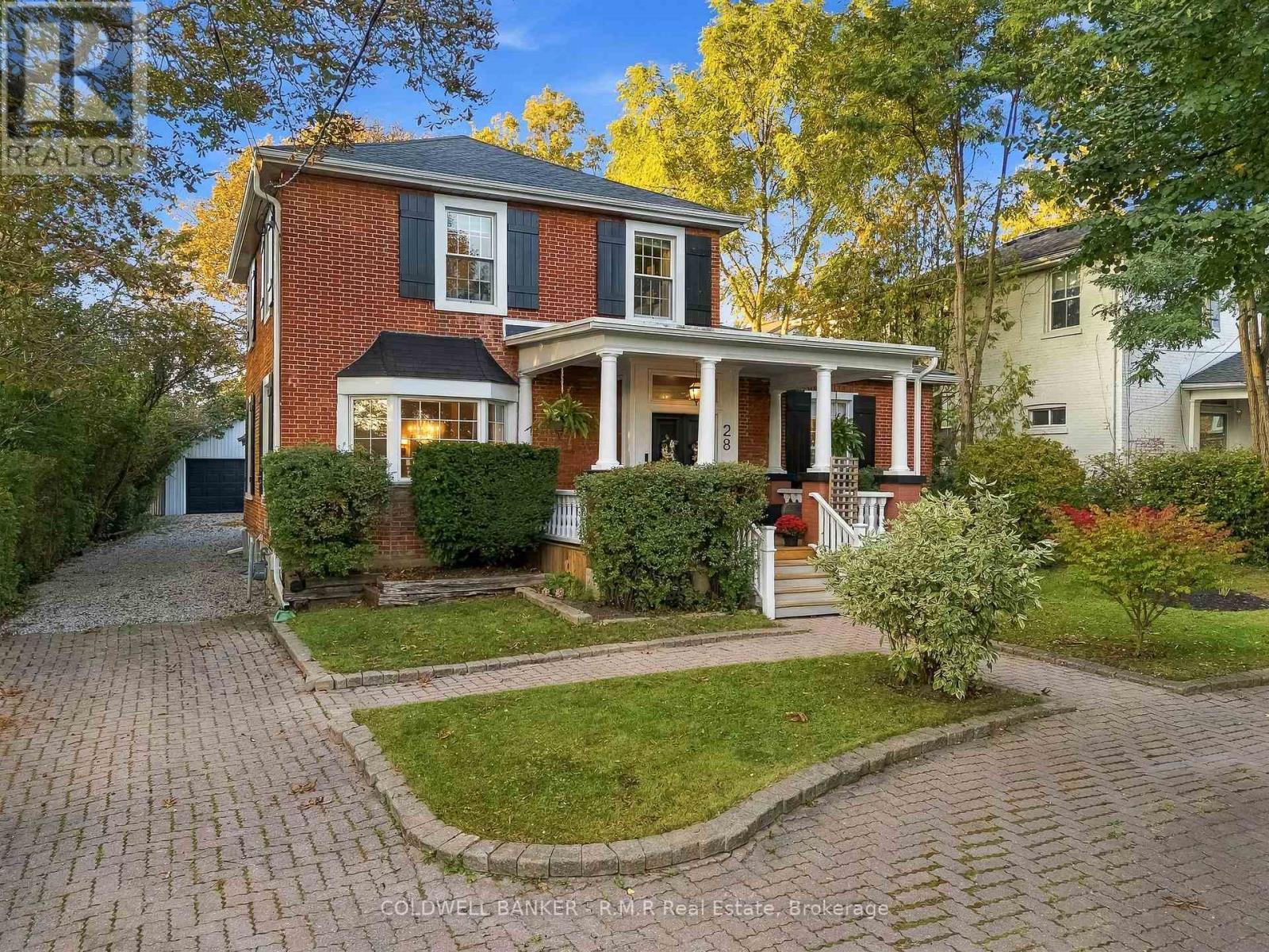 28 University Avenue W Property Photo 38