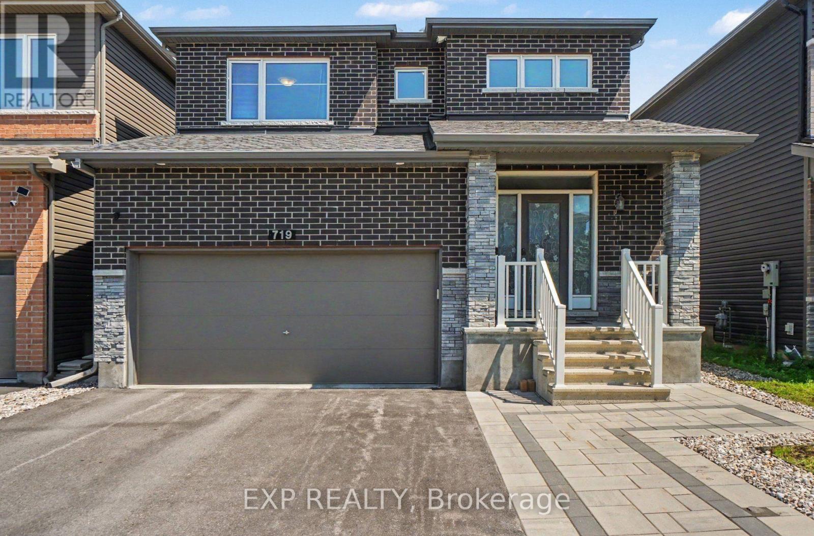 719 Cashmere Terrace Property Photo 3