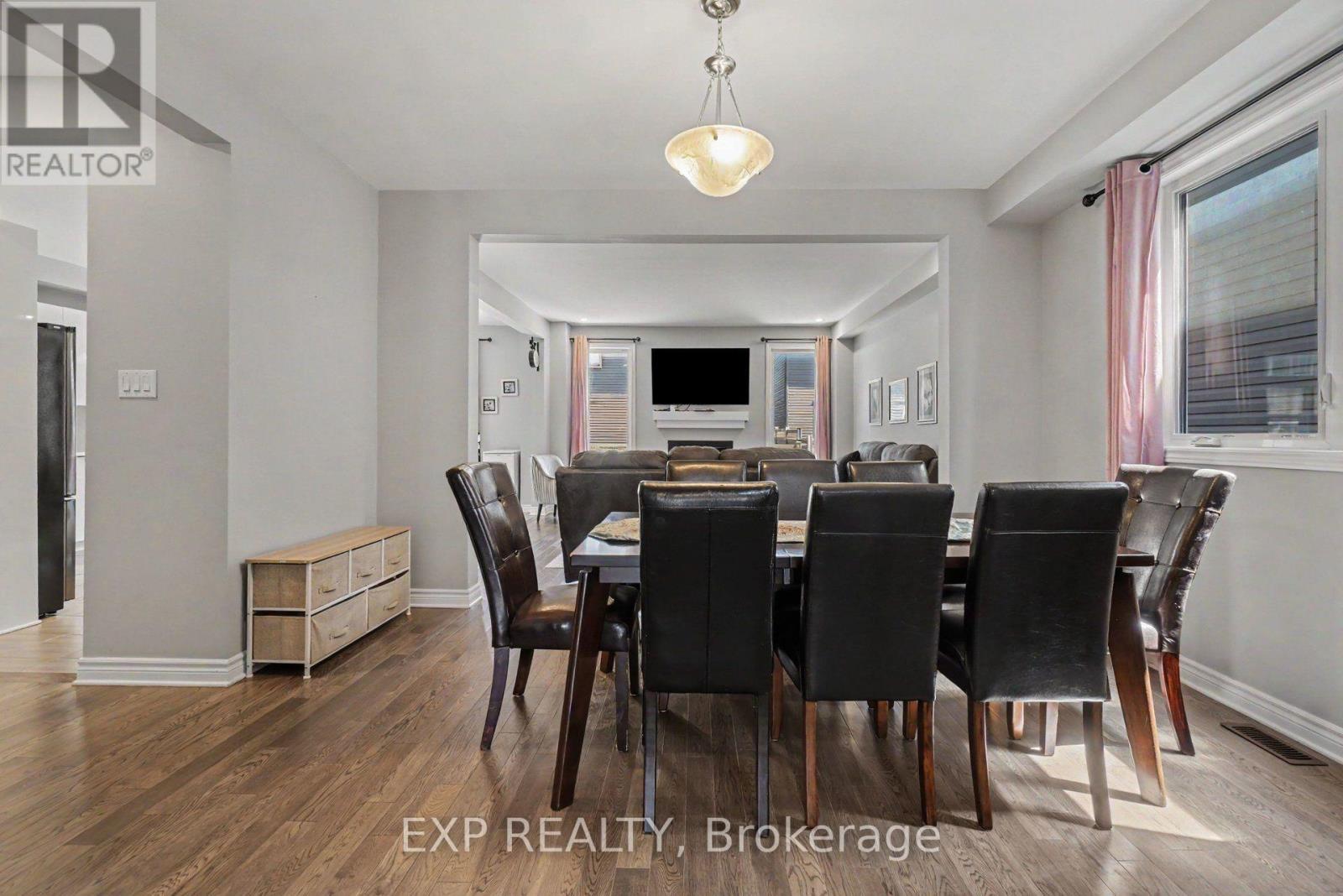 719 Cashmere Terrace Property Photo 9