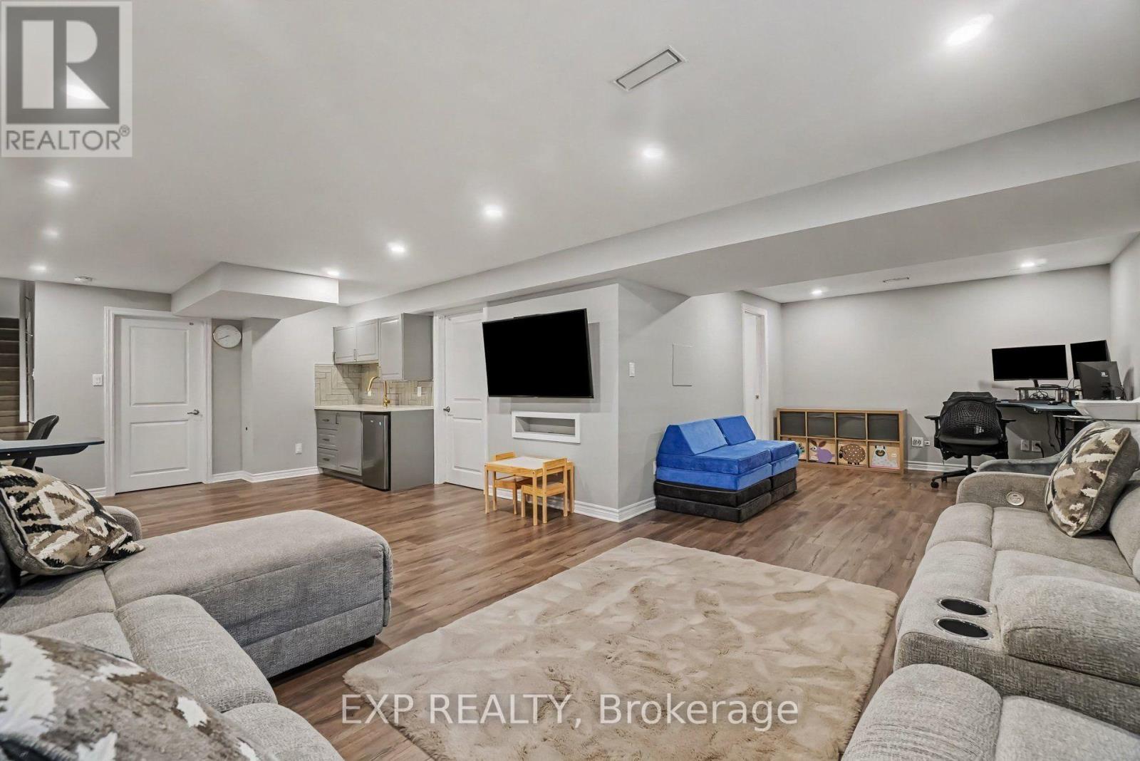 719 Cashmere Terrace Property Photo 30