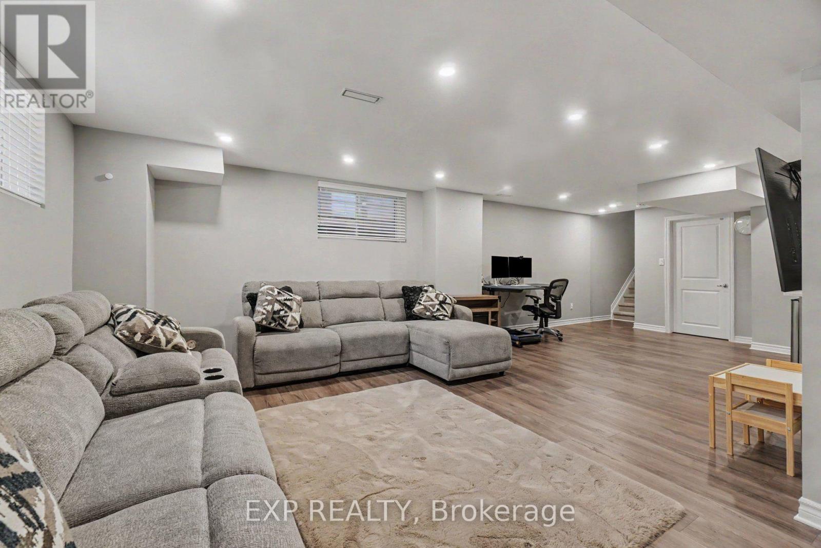 719 Cashmere Terrace Property Photo 31