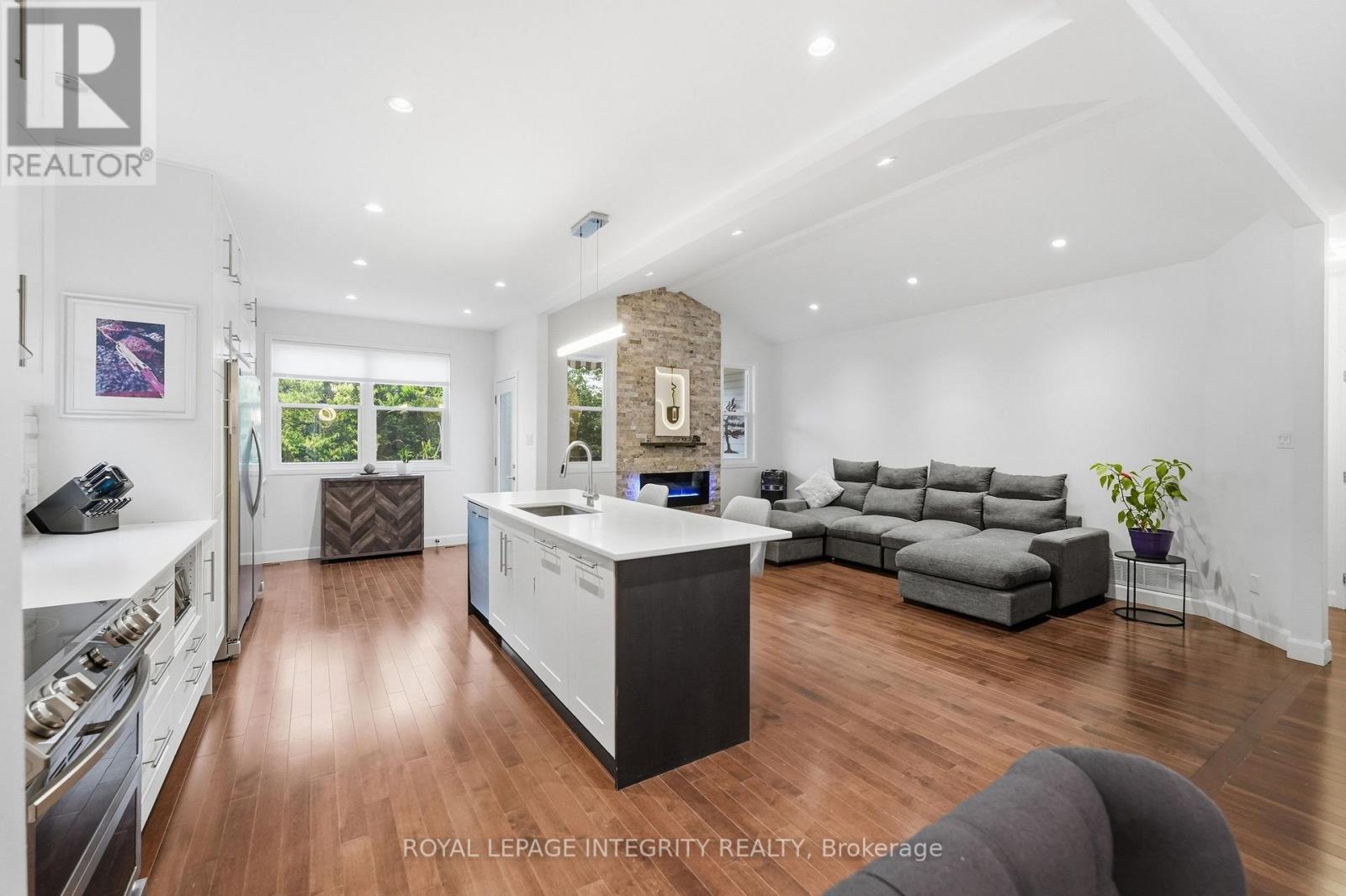 443 Landswood Way Property Photo 11