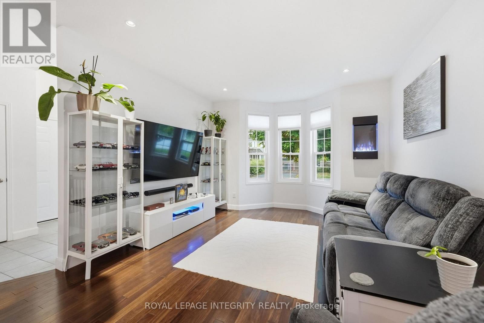 443 Landswood Way Property Photo 13