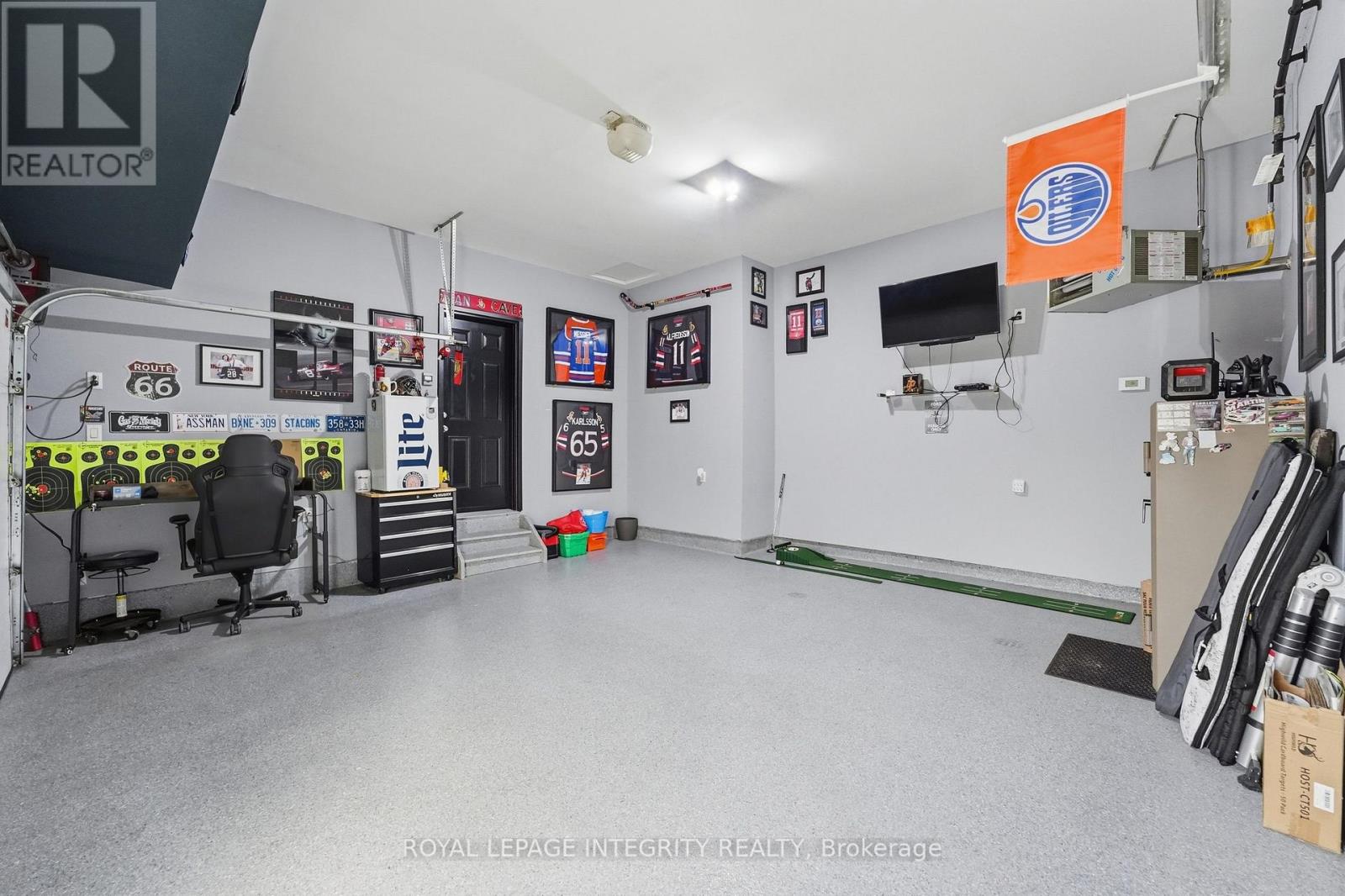 443 Landswood Way Property Photo 32