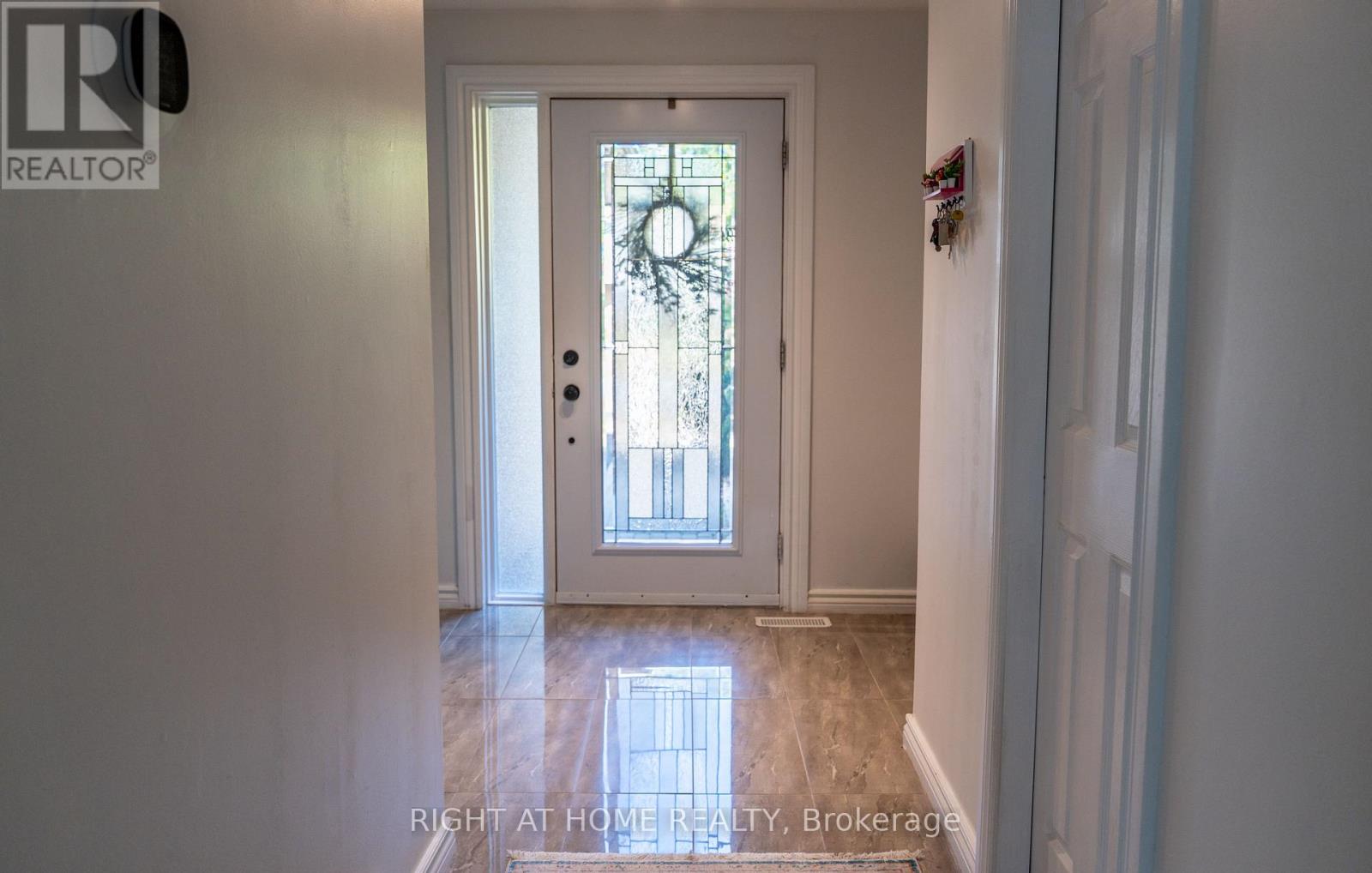 6080 Rivercrest Drive Property Photo 3