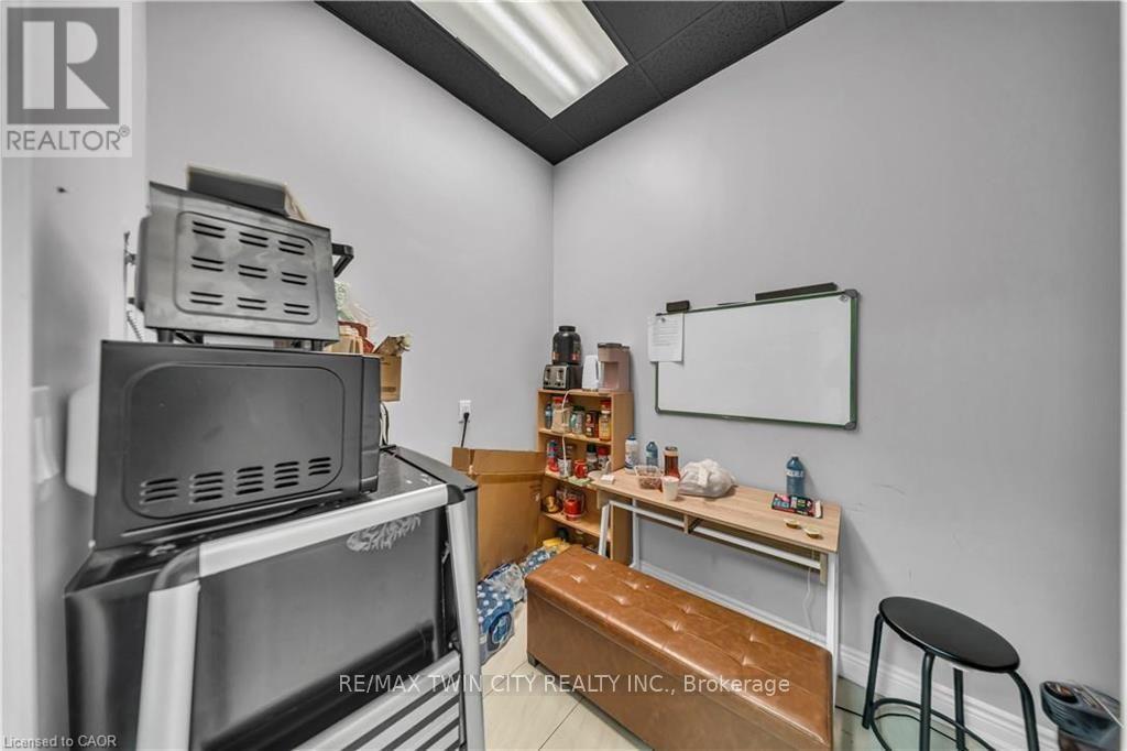 8 - 370 Eastbridge Boulevard Property Photo 24