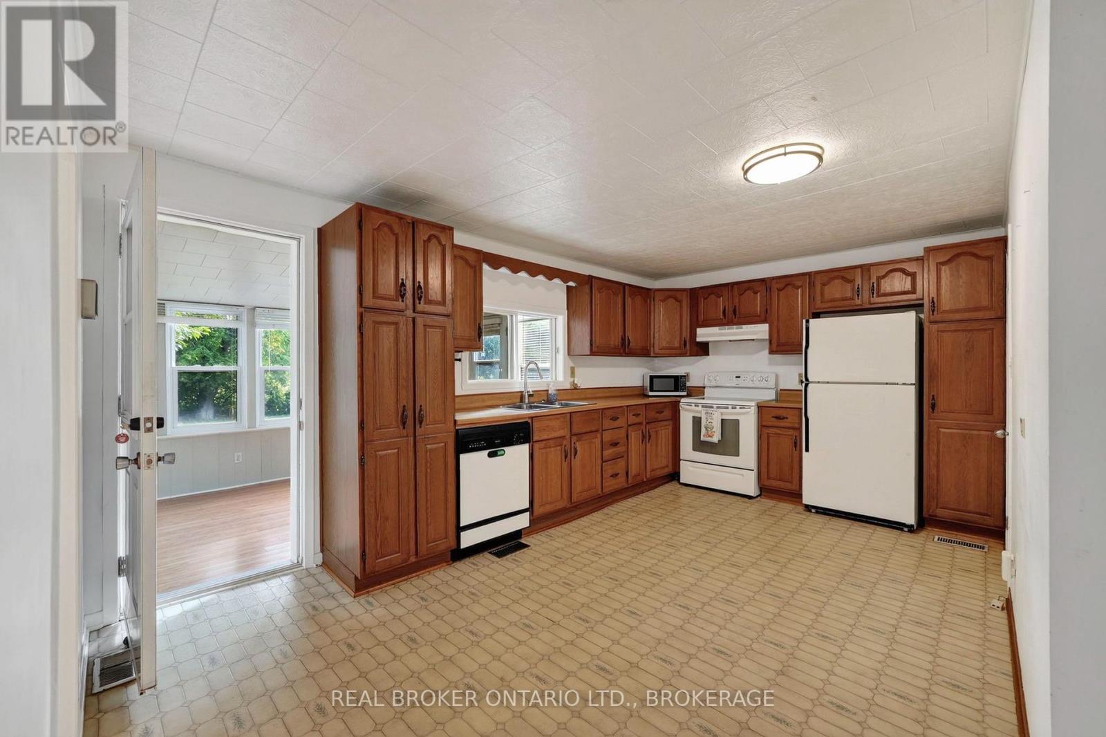 311 Hoople Avenue Property Photo 9