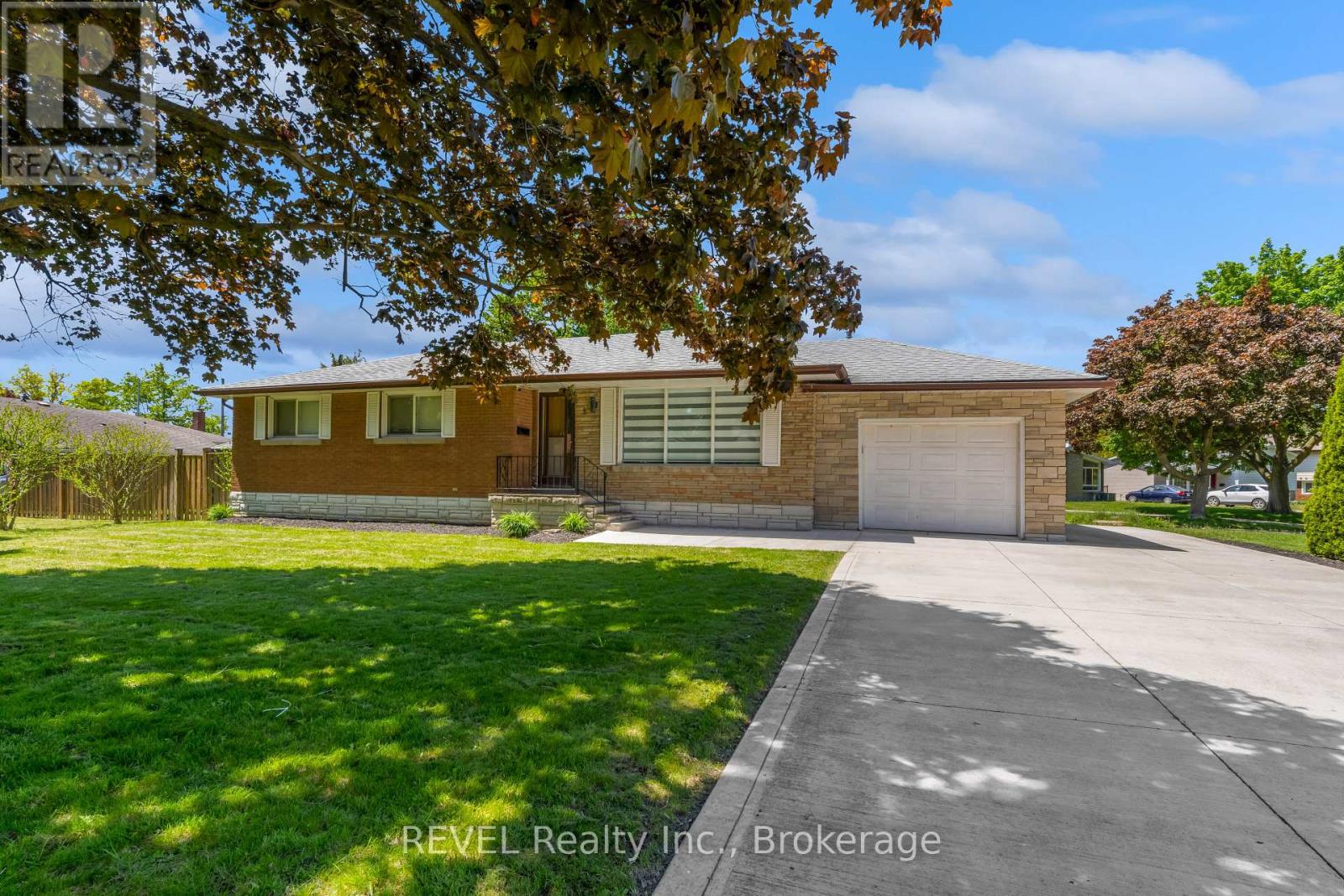 5 Armour Drive Property Photo 2