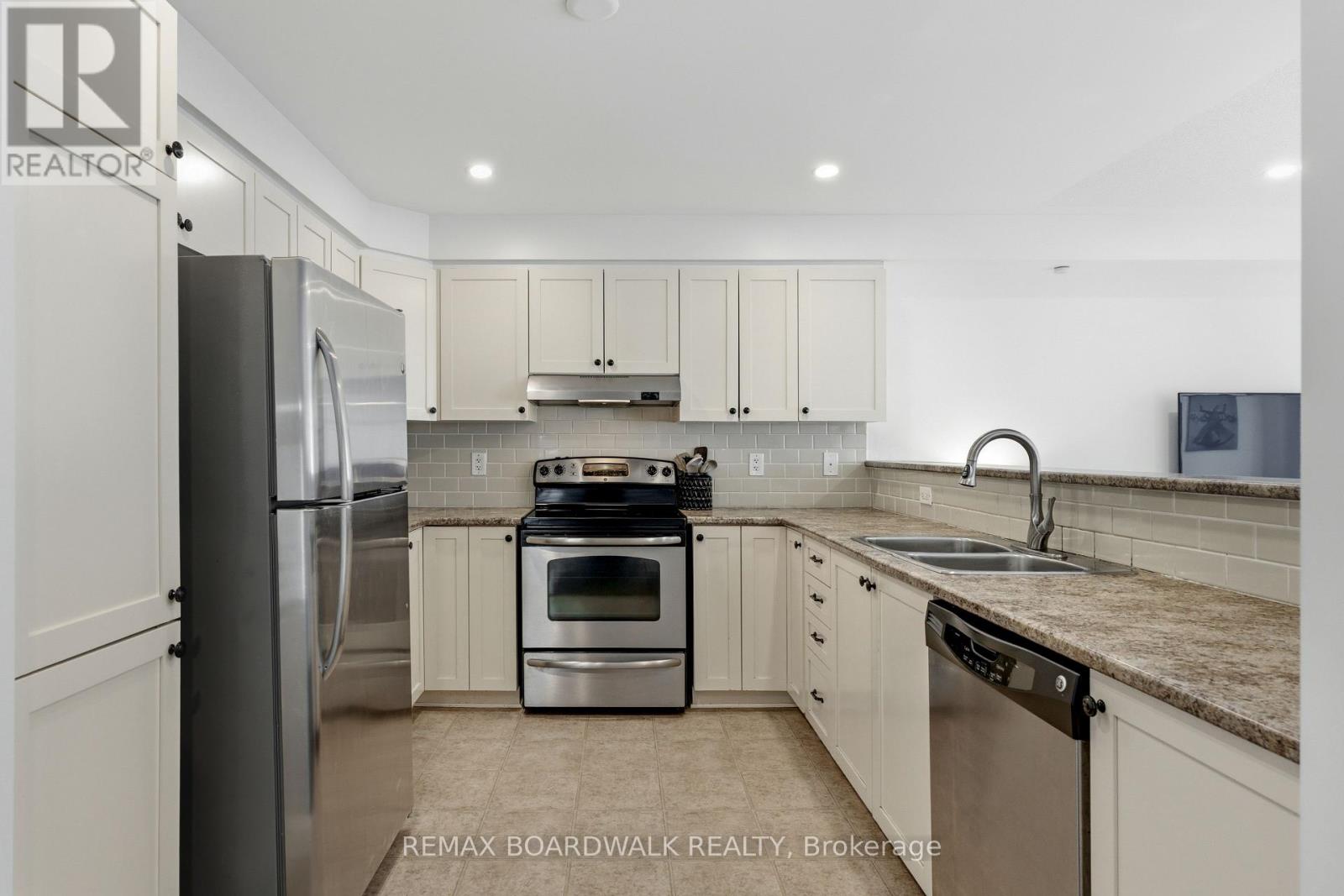 107 Caithness Private Property Photo 11
