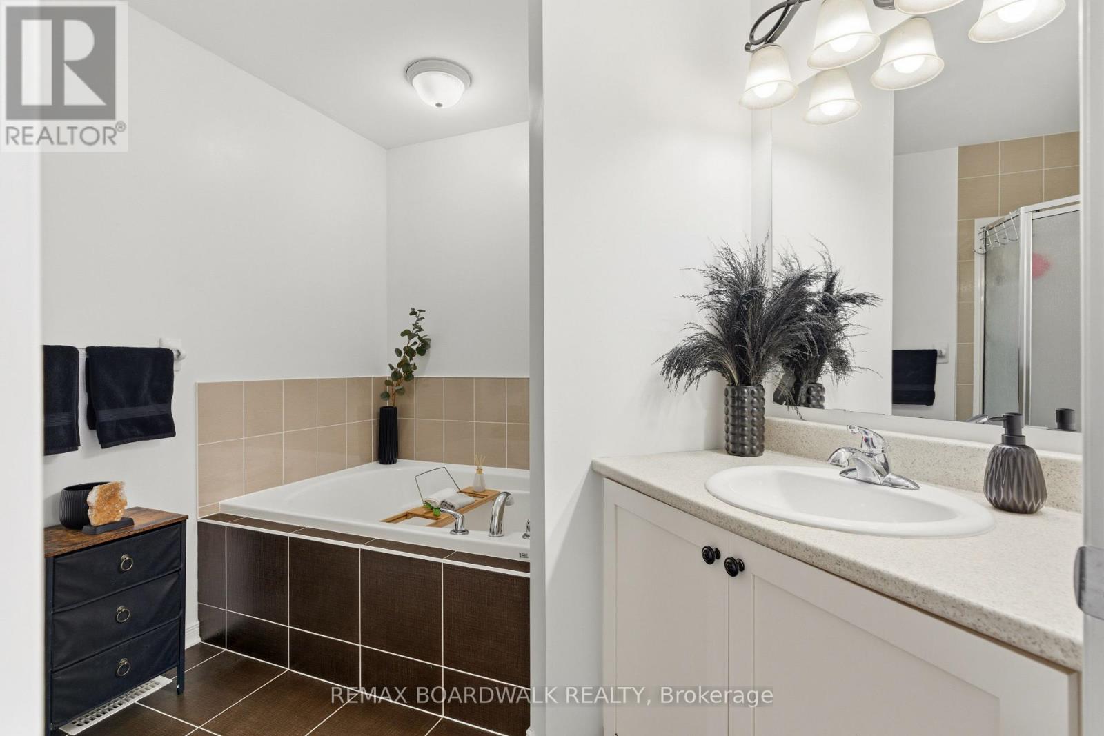 107 Caithness Private Property Photo 32