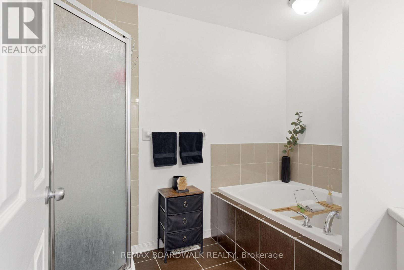 107 Caithness Private Property Photo 33