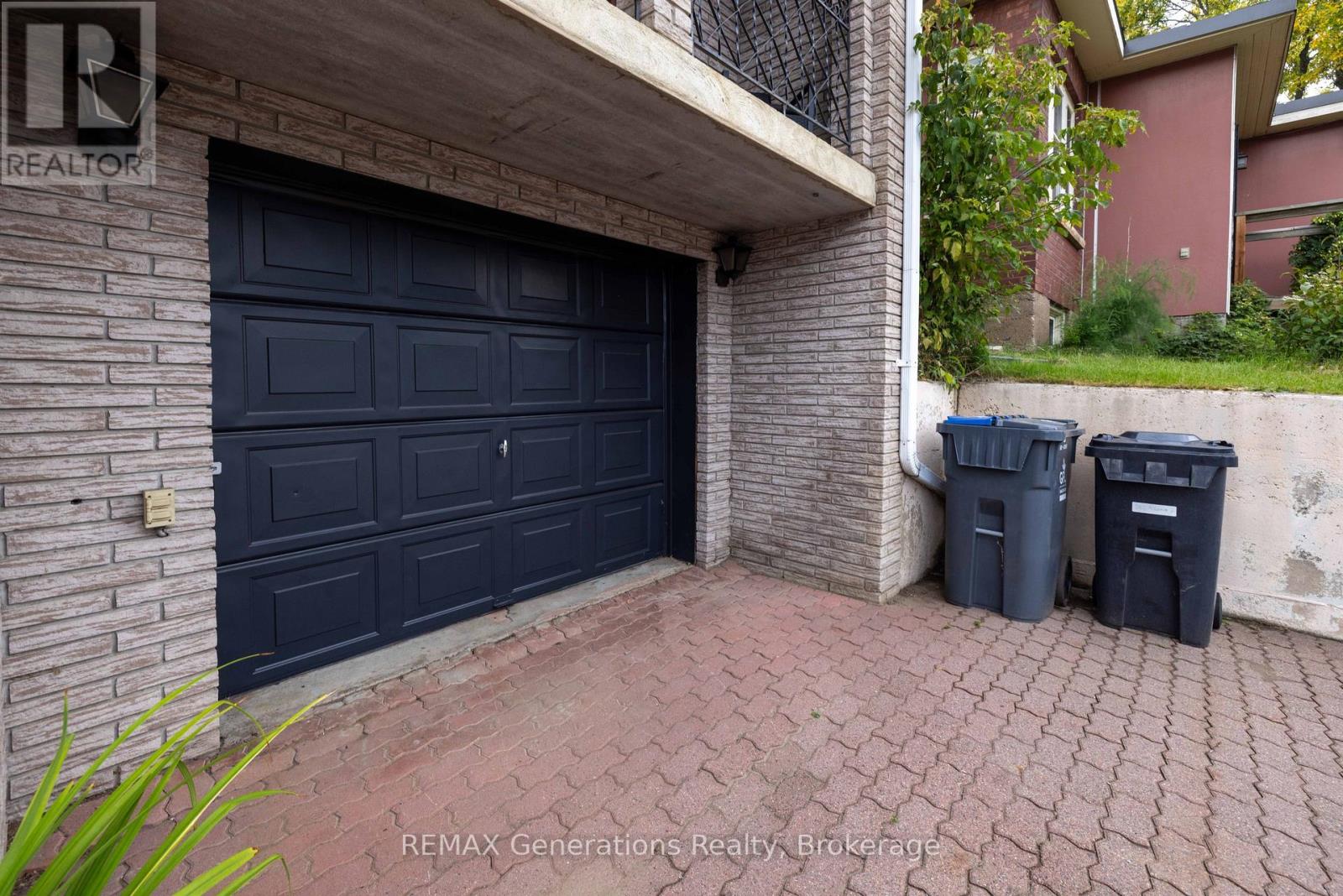 282 Algoma Street N Property Photo 30