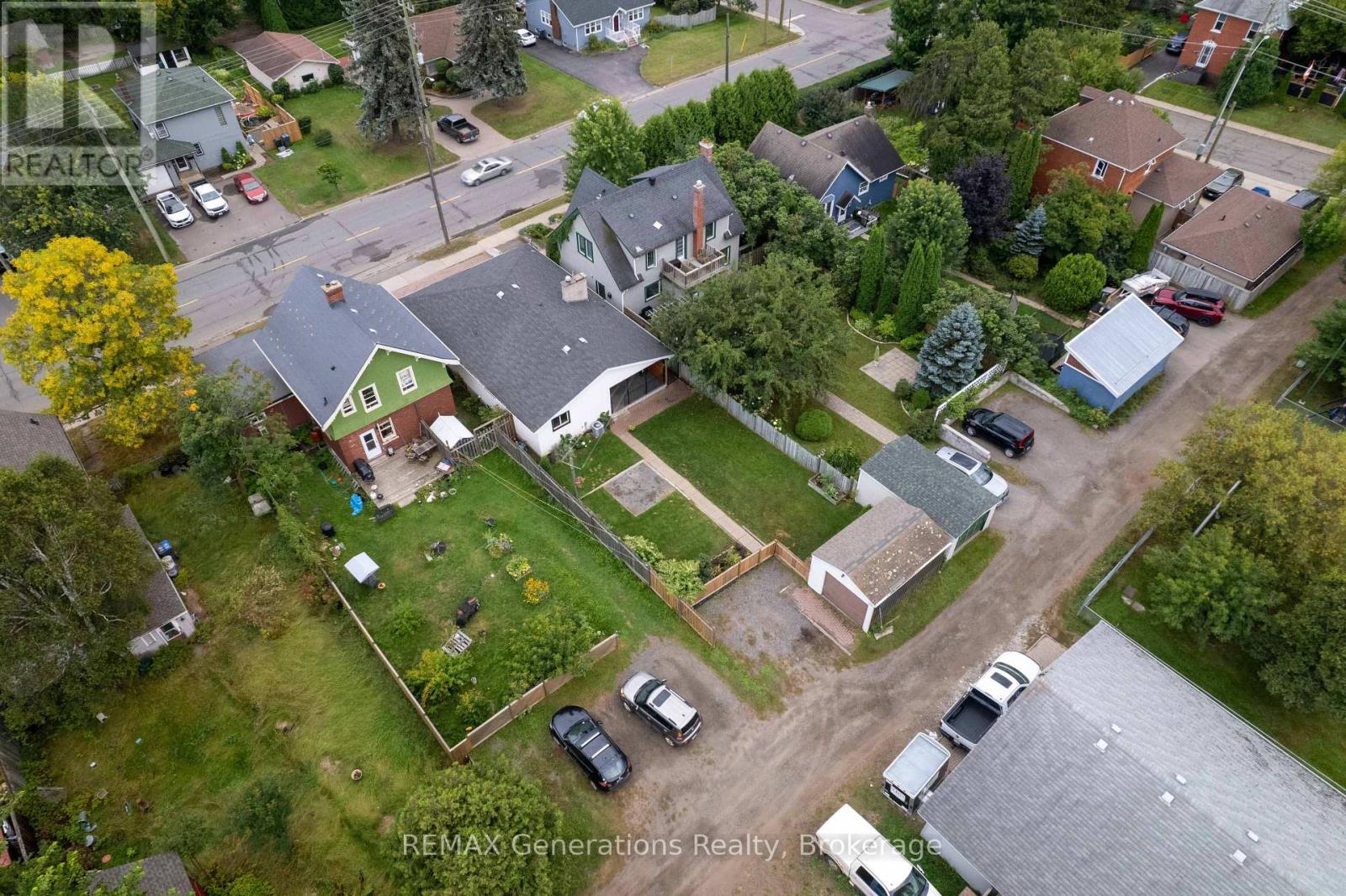 282 Algoma Street N Property Photo 33