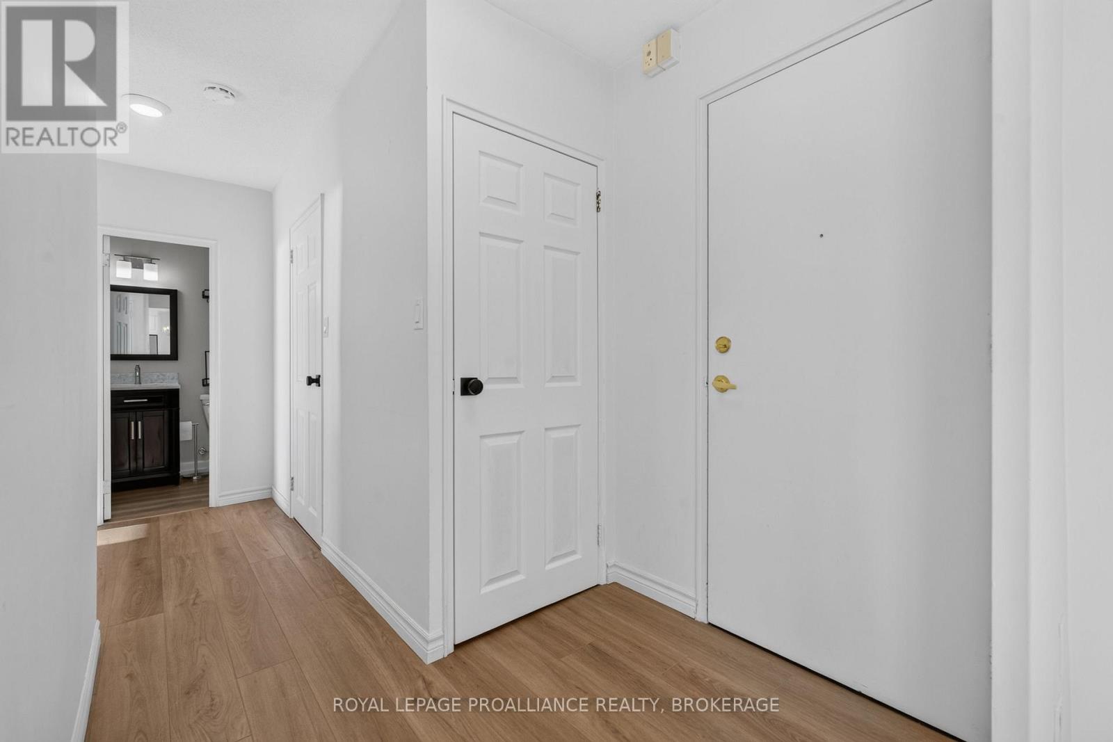 306 - 1 Mowat Avenue Property Photo 2