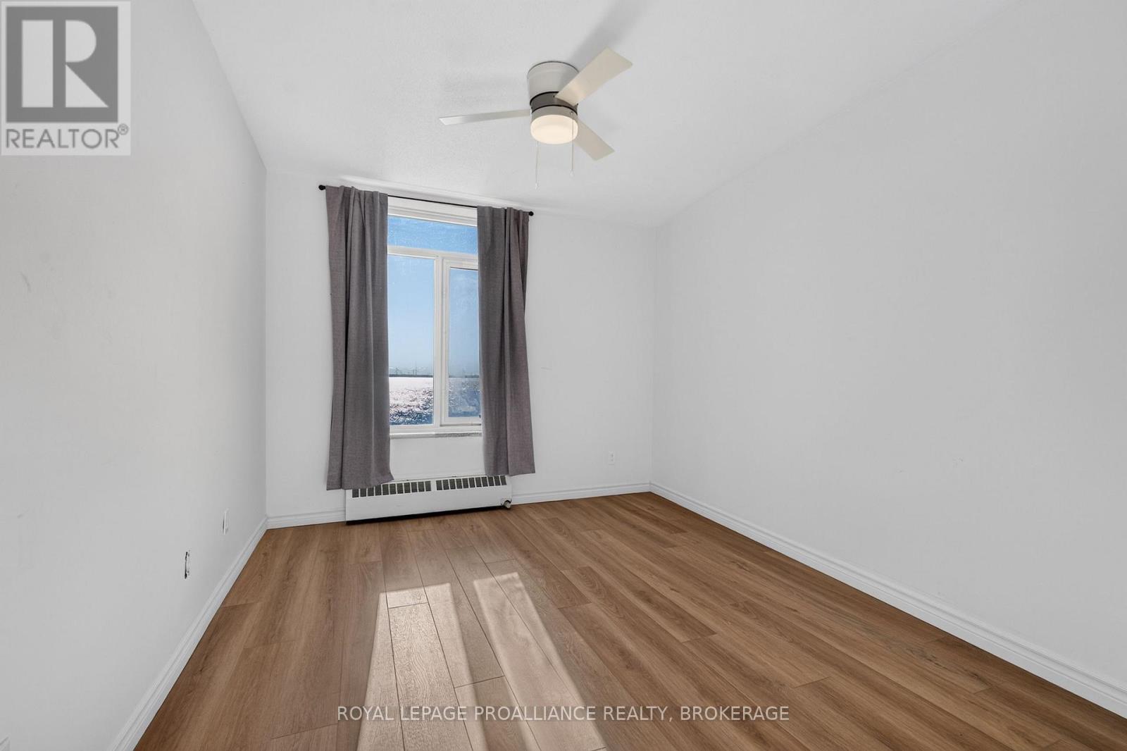 306 - 1 Mowat Avenue Property Photo 3