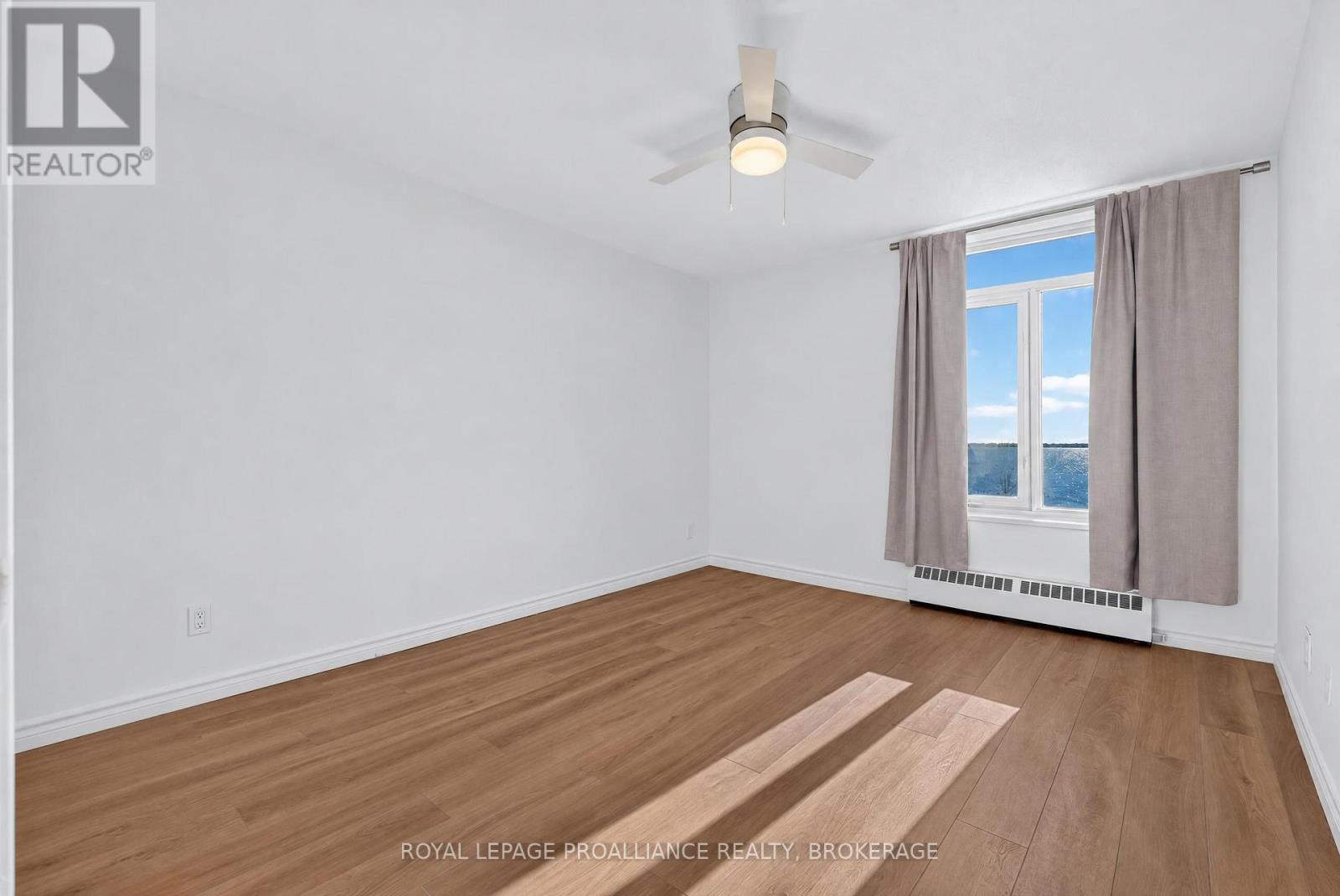 306 - 1 Mowat Avenue Property Photo 6