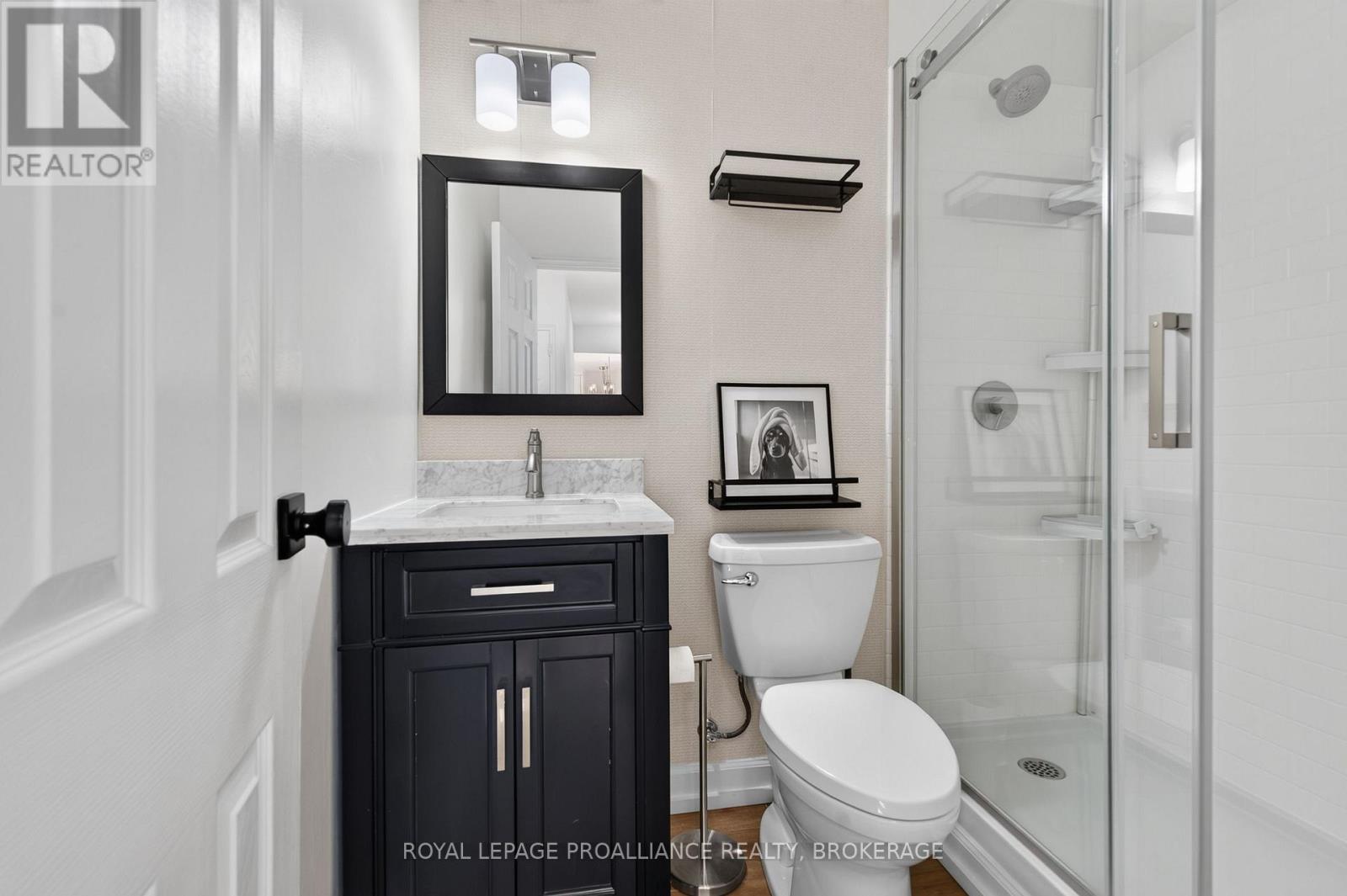 306 - 1 Mowat Avenue Property Photo 8