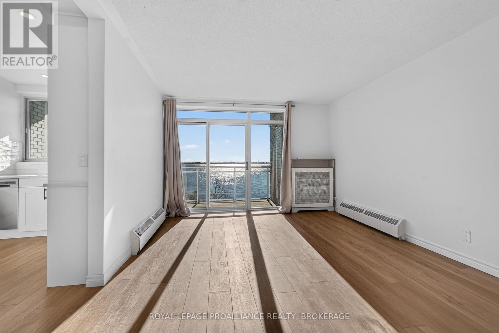 306 - 1 Mowat Avenue Property Photo 10