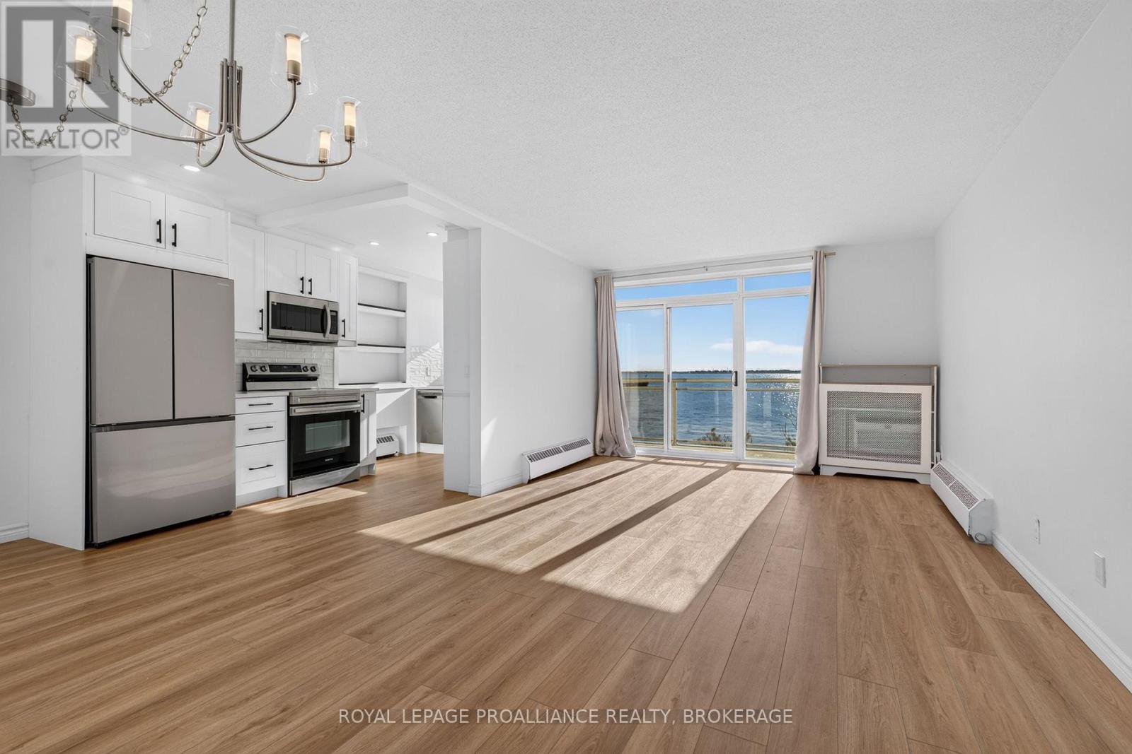 306 - 1 Mowat Avenue Property Photo 11