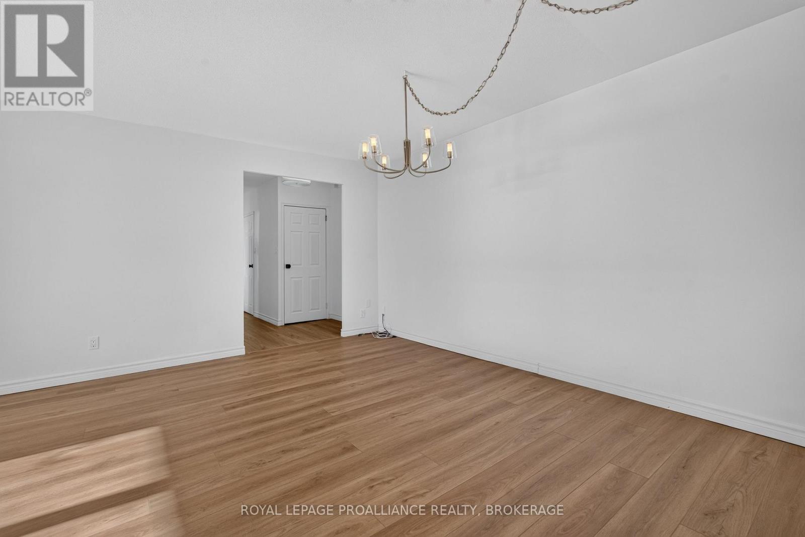 306 - 1 Mowat Avenue Property Photo 13