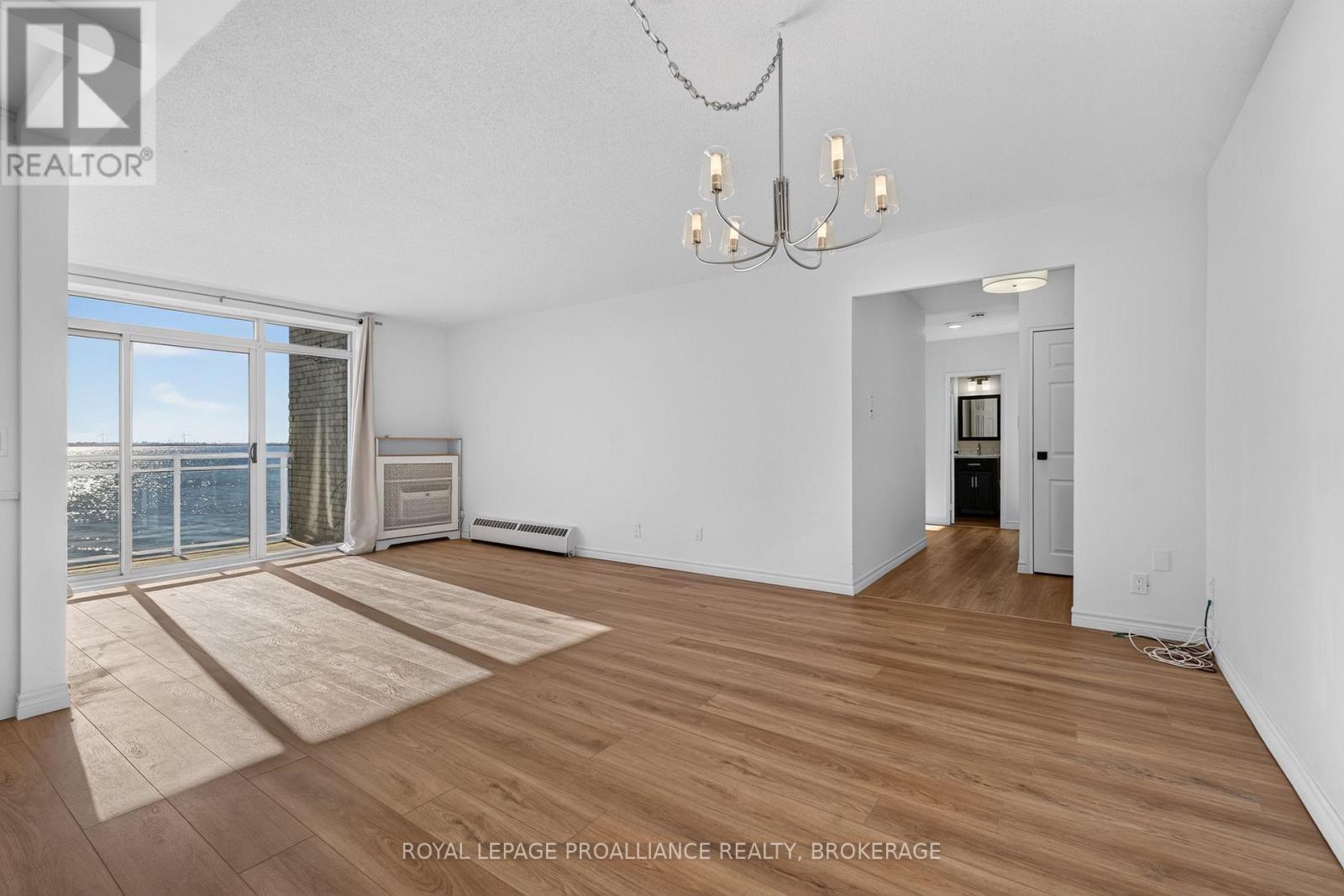 306 - 1 Mowat Avenue Property Photo 14