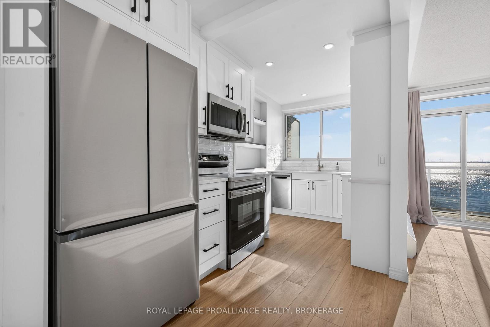 306 - 1 Mowat Avenue Property Photo 15