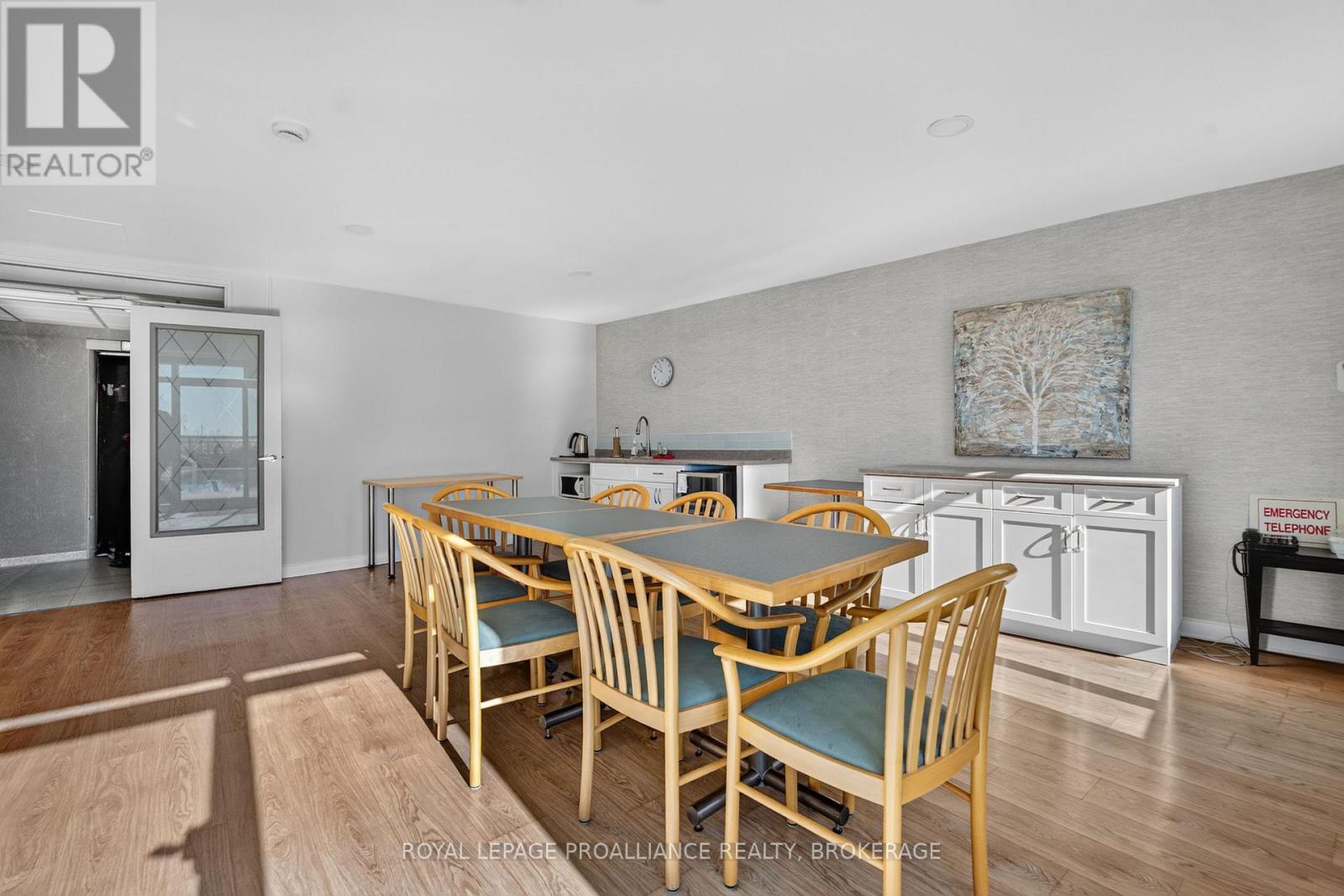 306 - 1 Mowat Avenue Property Photo 29