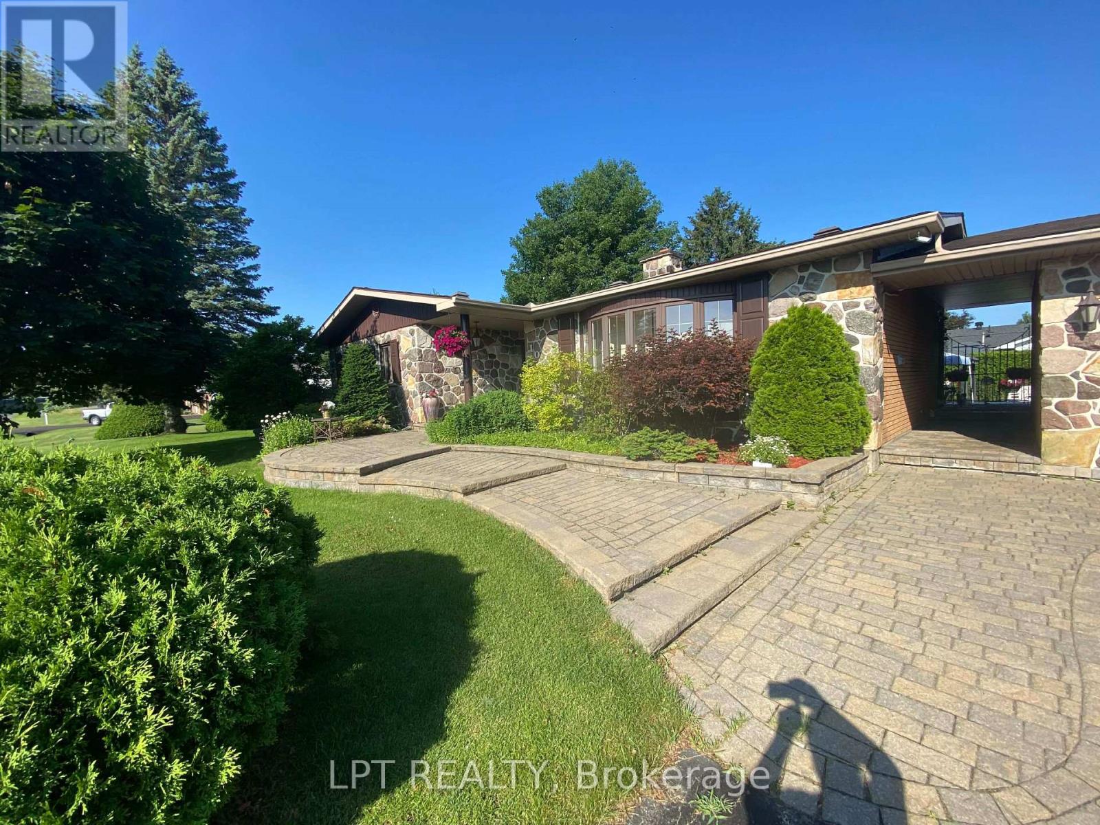 10 Orchard Street Property Photo 2
