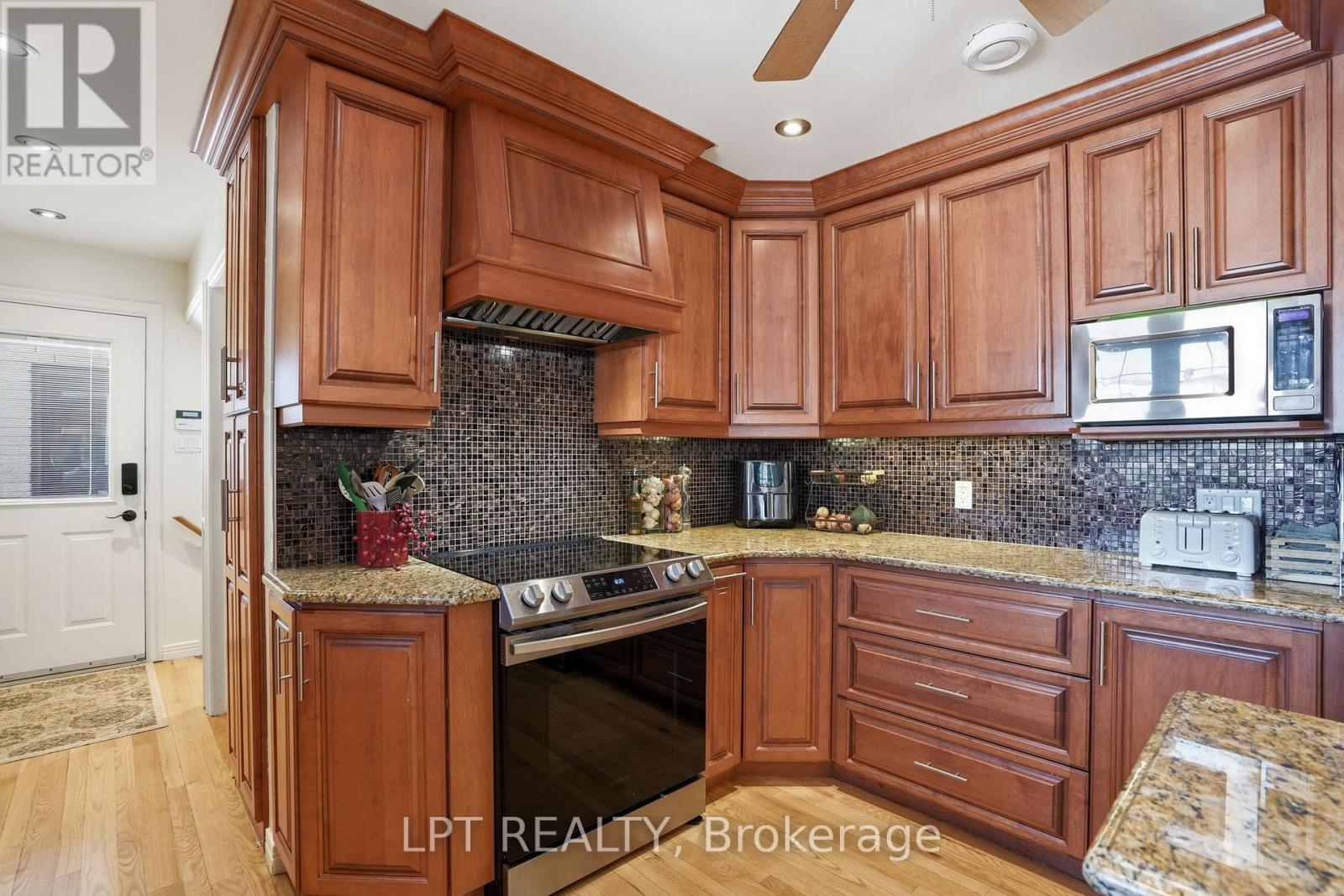10 Orchard Street Property Photo 18