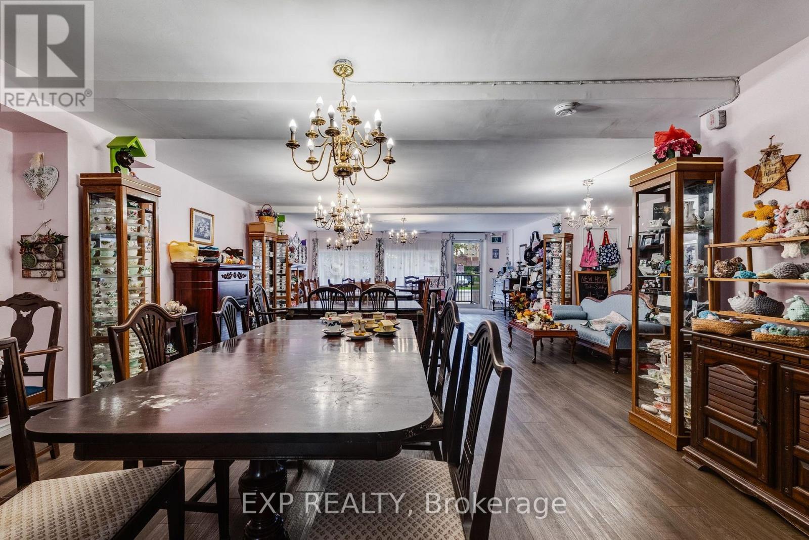 241 Grand Avenue E Property Photo 17
