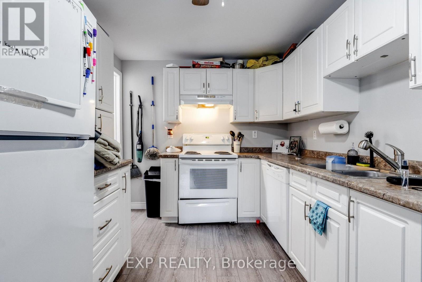 241 Grand Avenue E Property Photo 20