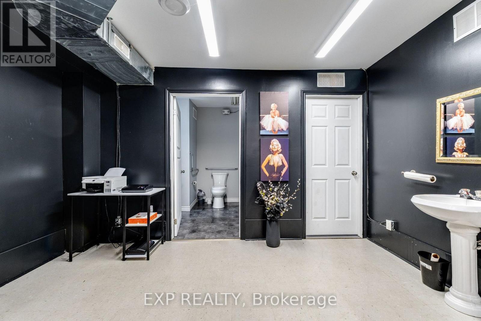 241 Grand Avenue E Property Photo 30