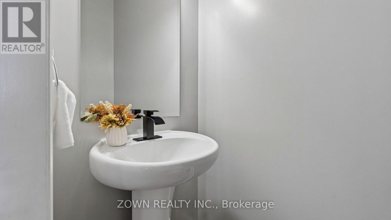 233 Sittelle Private Property Photo 23