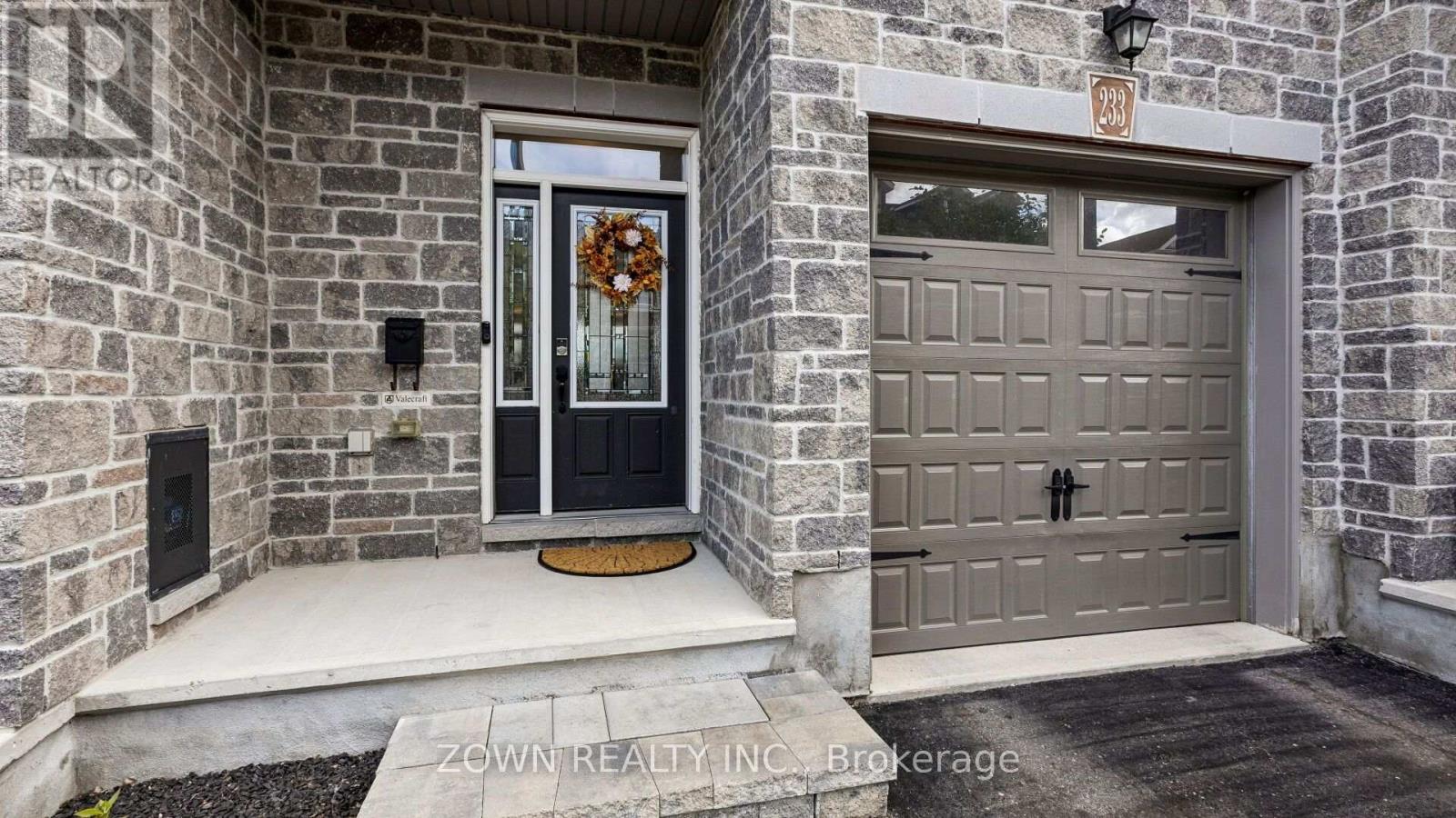 233 Sittelle Private Property Photo 28