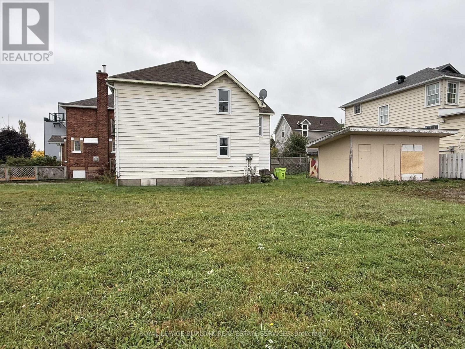 169 Huron Street Property Photo 4
