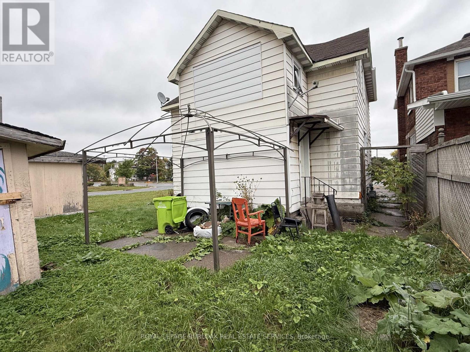 169 Huron Street Property Photo 5
