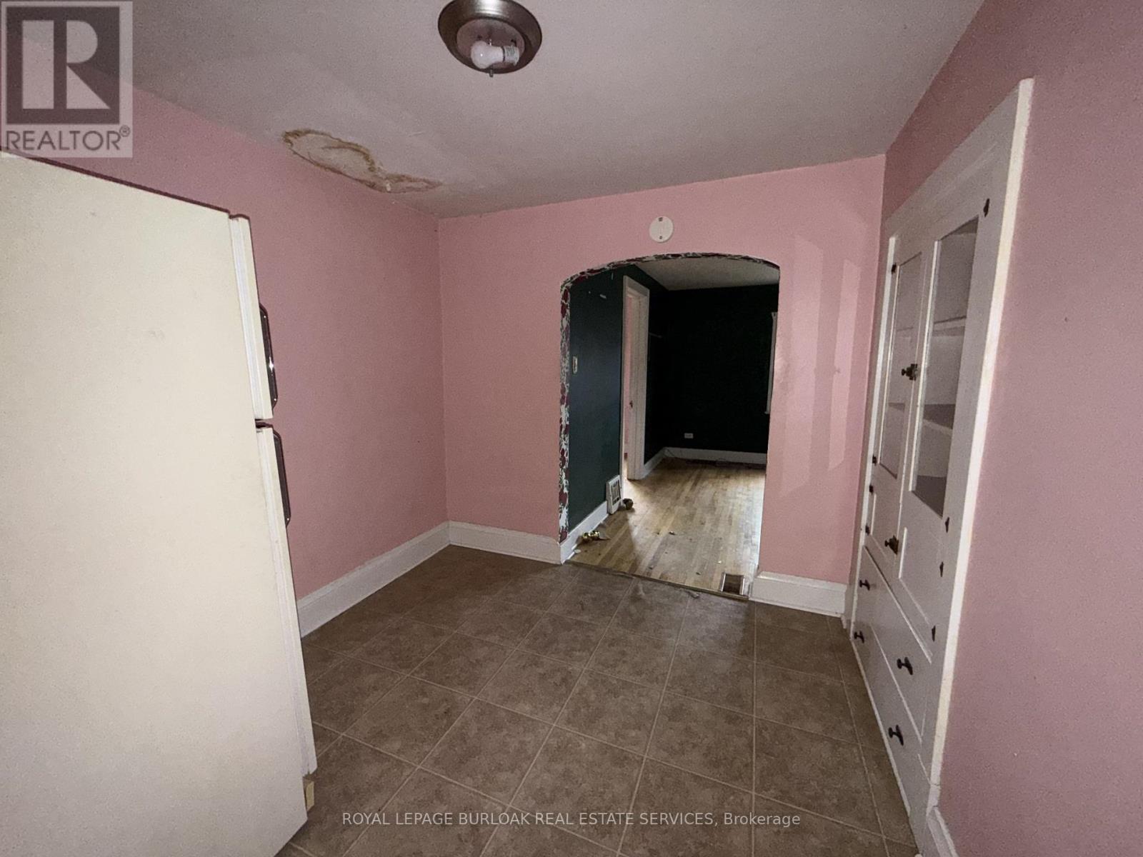 169 Huron Street Property Photo 13