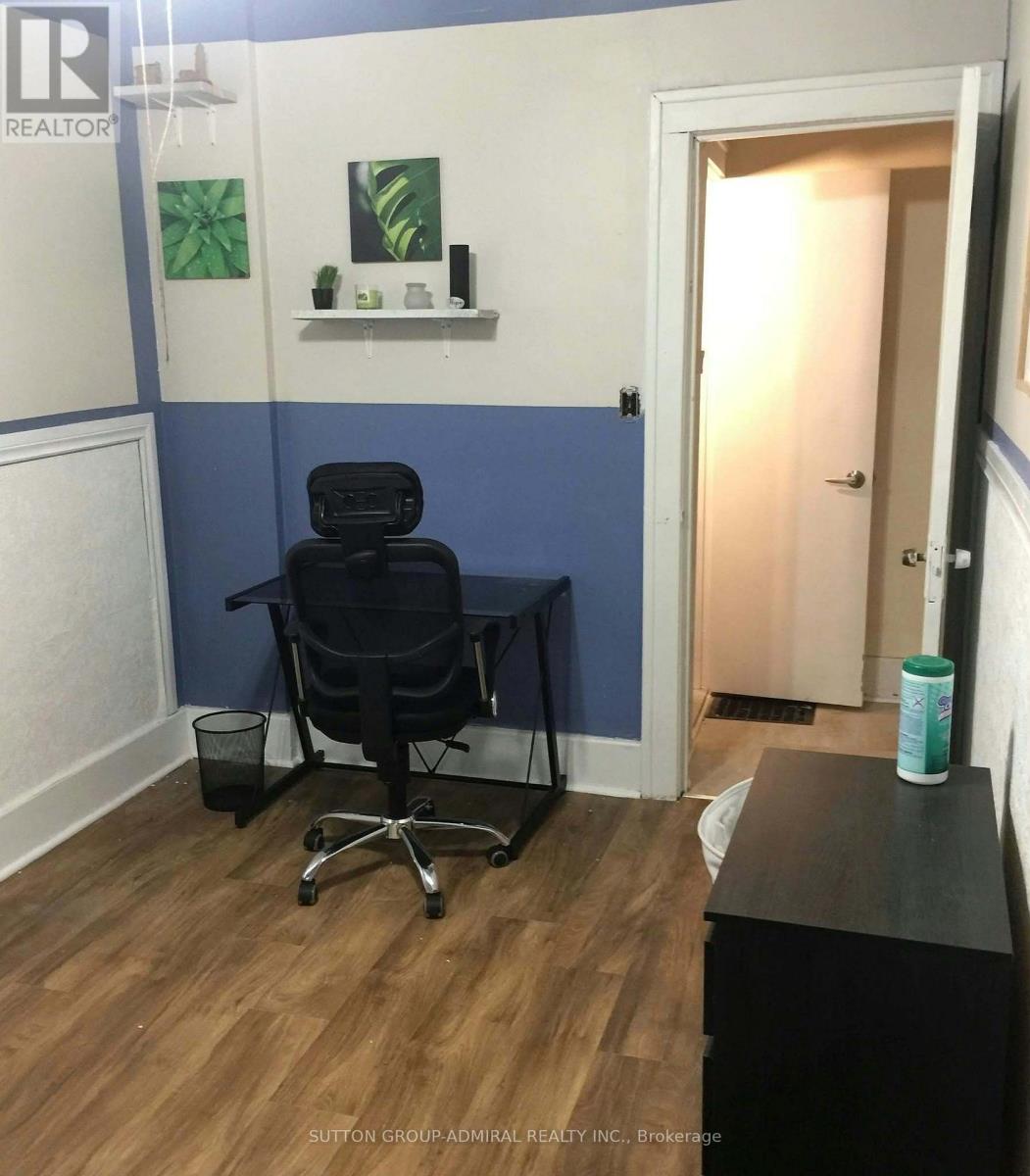 1648 Laing Street Property Photo 8