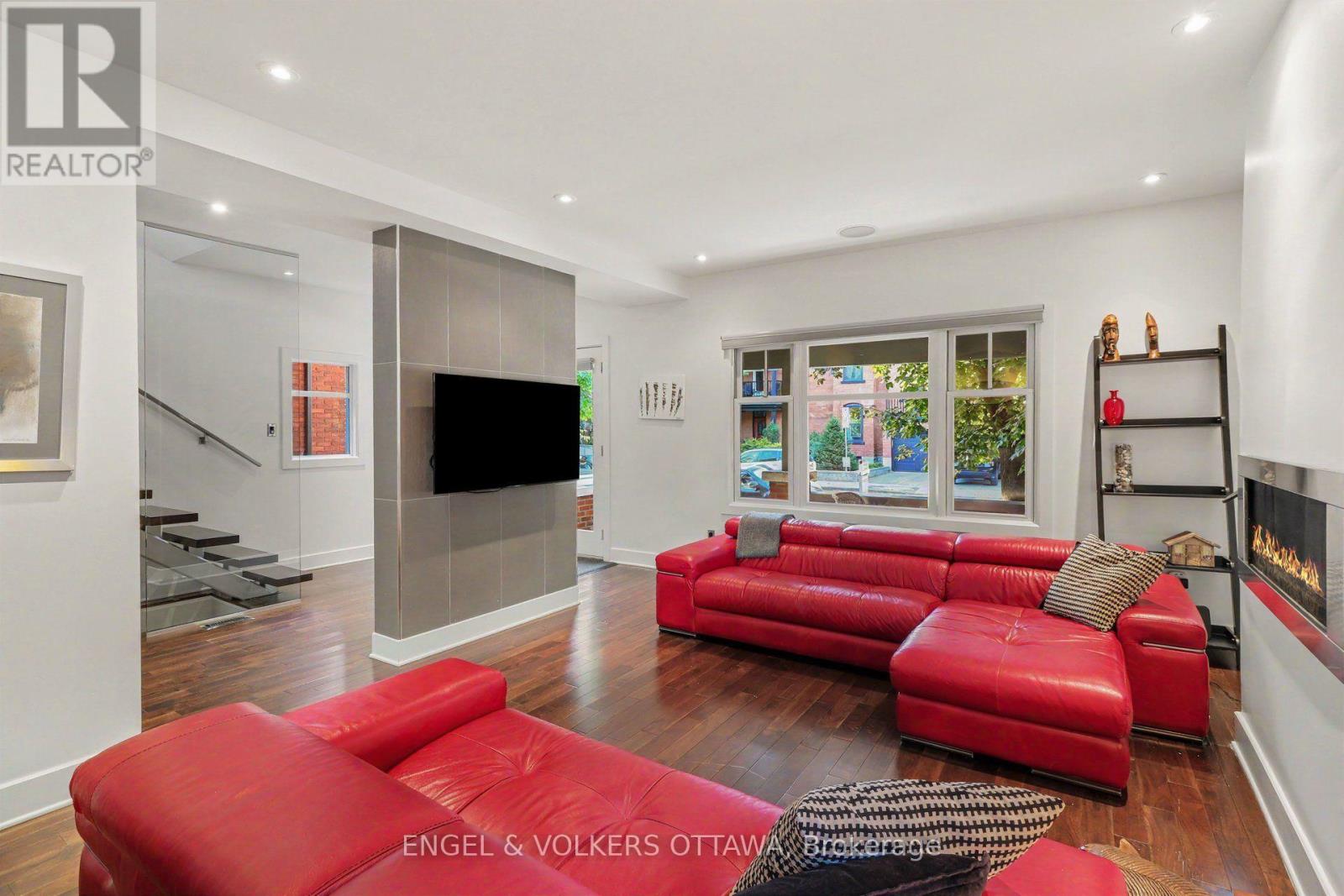 26 Melgund Avenue Property Photo 8
