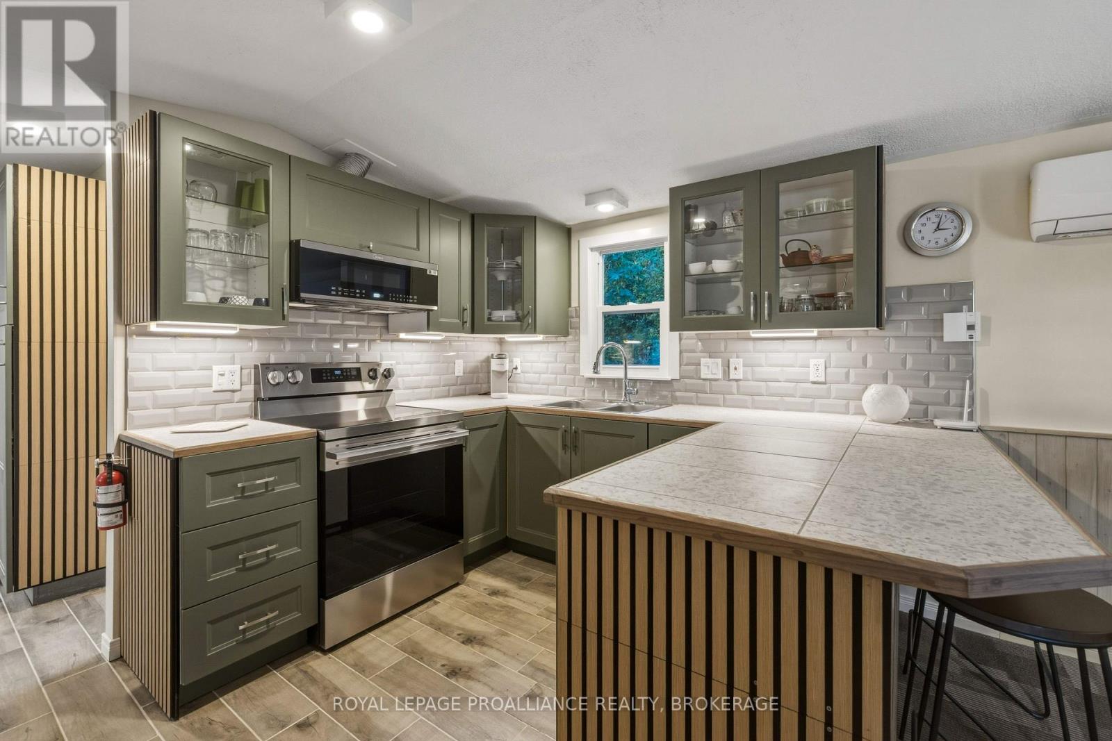 106 Old River Road Property Photo 11