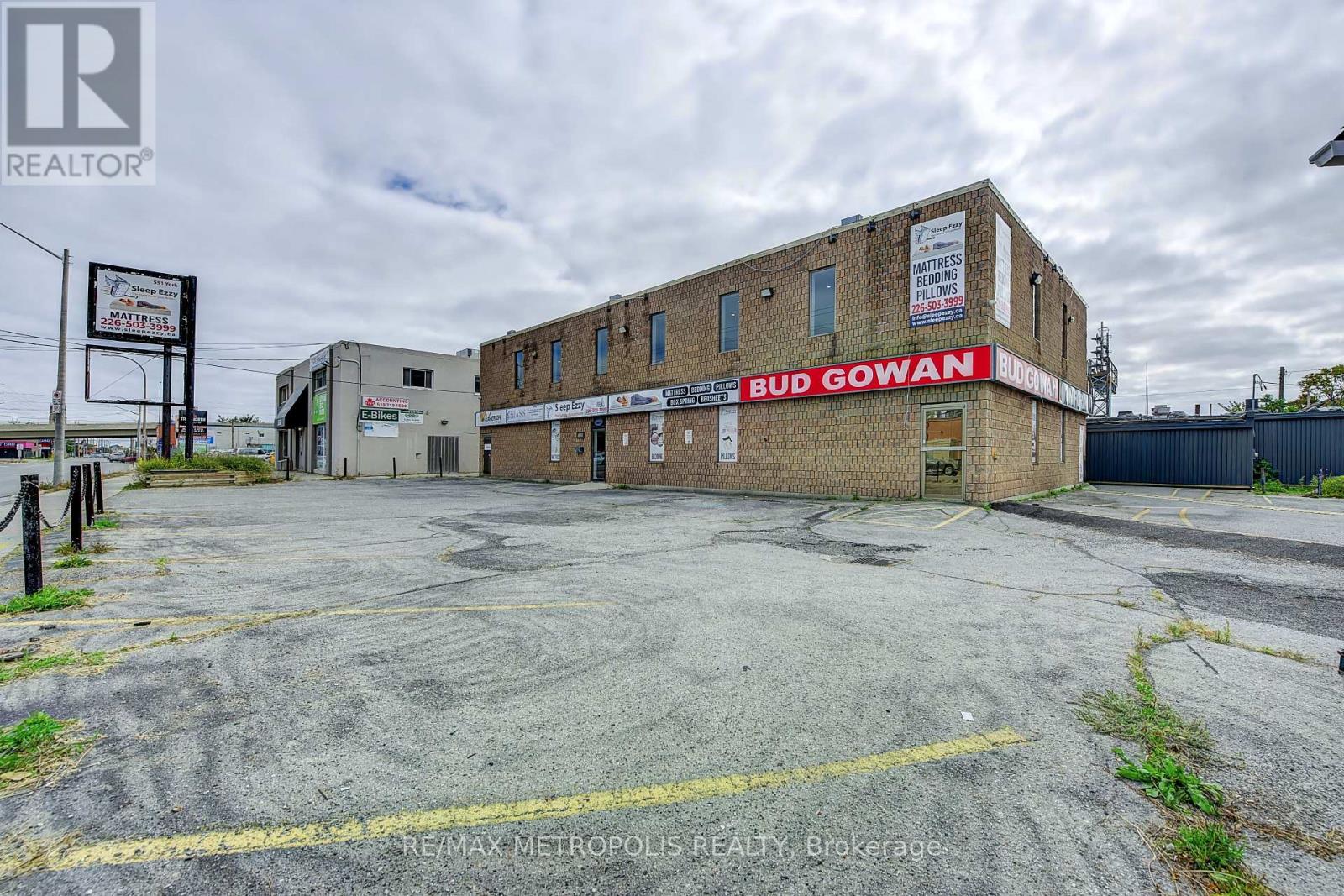 551 York Street Property Photo 1