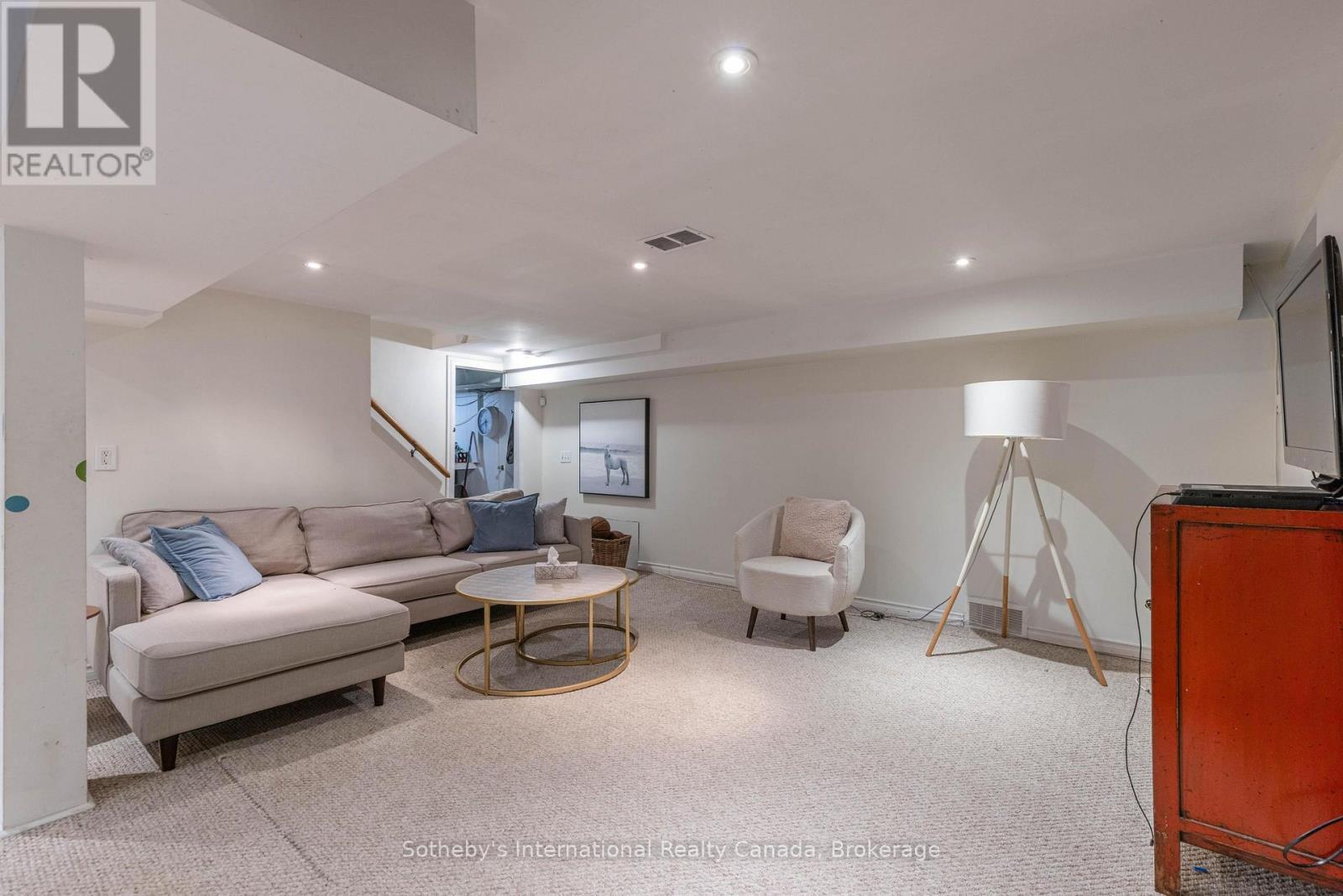 27 Arcade Crescent Property Photo 50