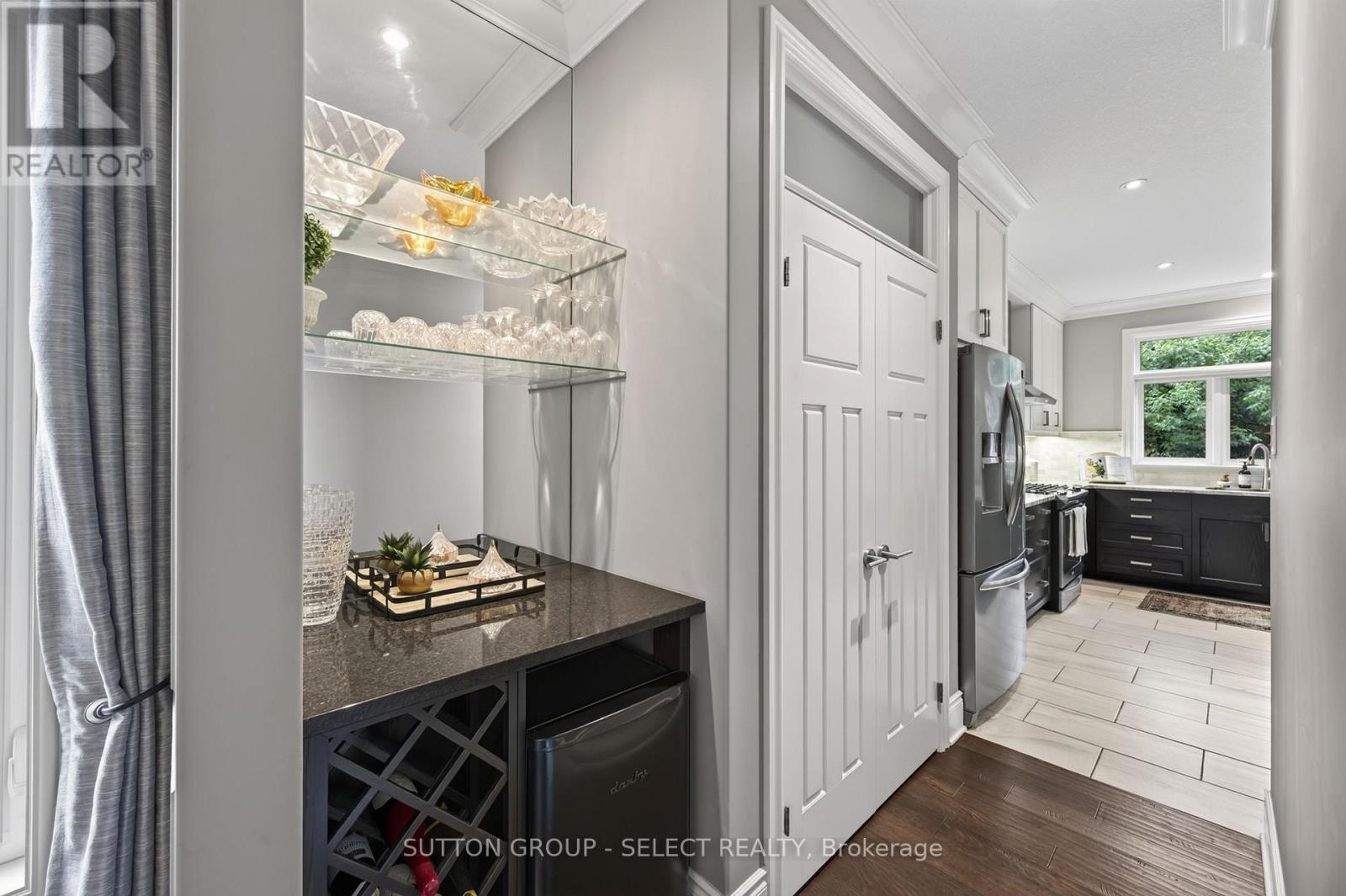881 Foxcreek Road Property Photo 8