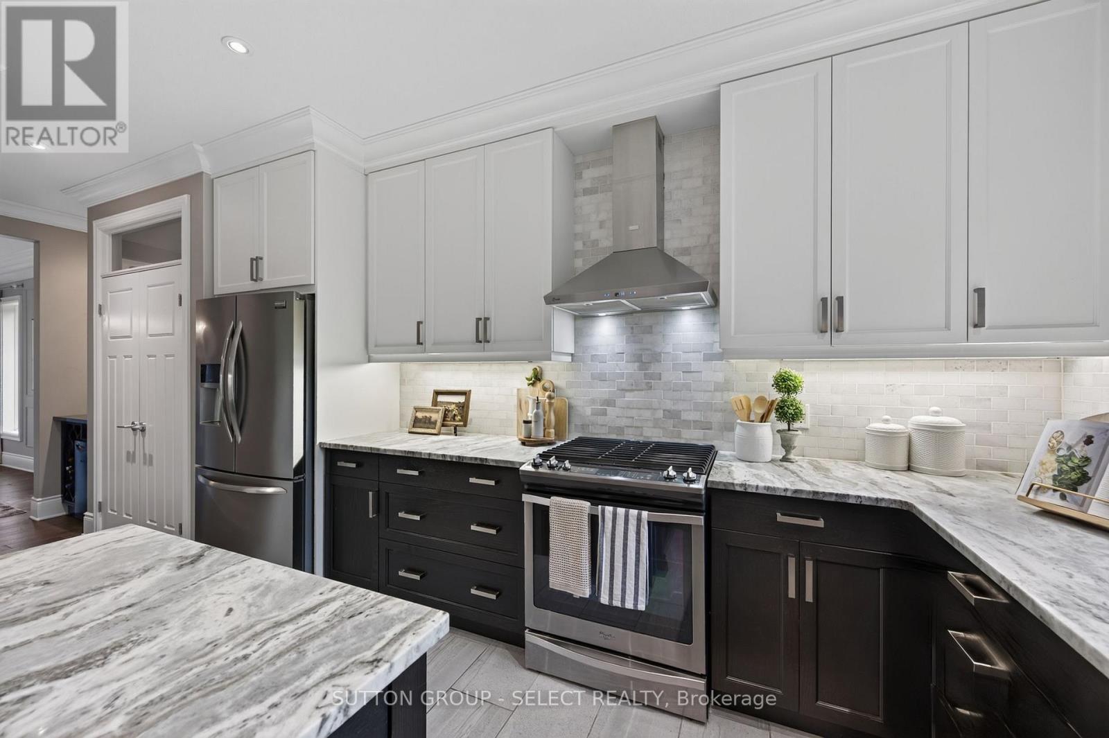 881 Foxcreek Road Property Photo 15