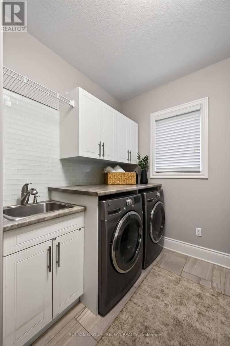 881 Foxcreek Road Property Photo 17