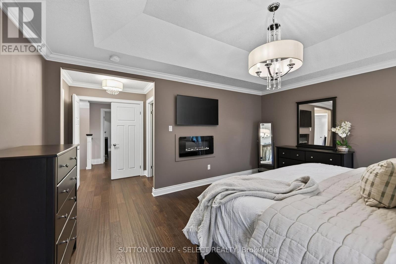 881 Foxcreek Road Property Photo 23