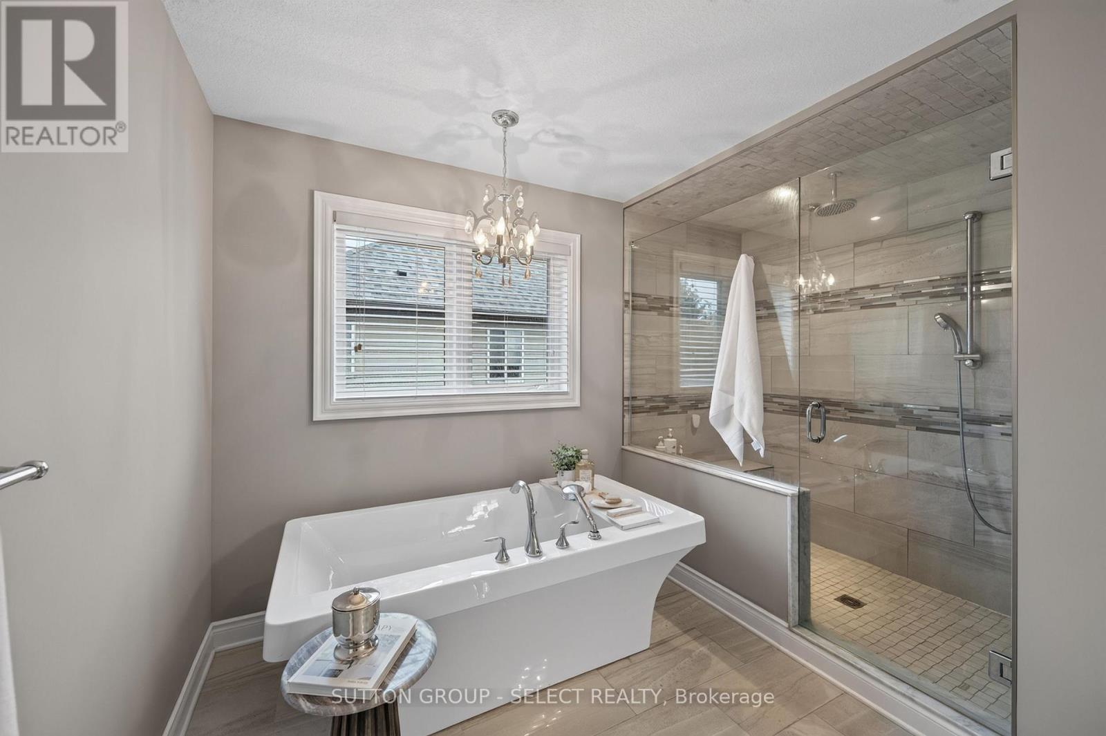 881 Foxcreek Road Property Photo 25